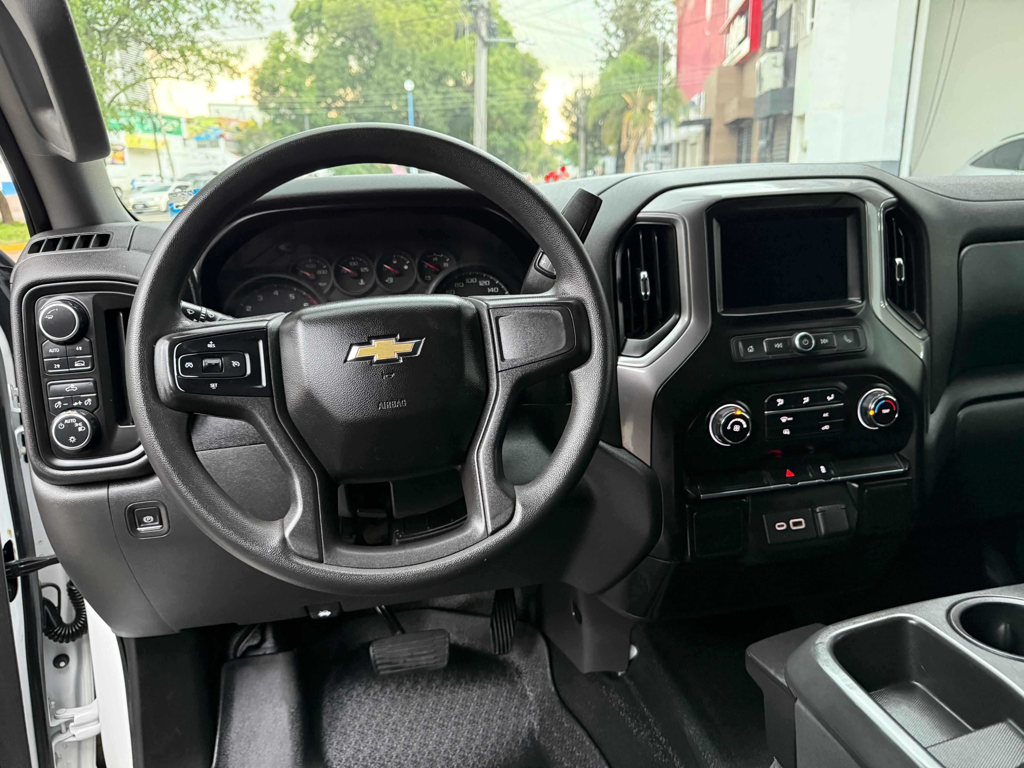 Chevrolet Silverado 2500 4 puertas 2021