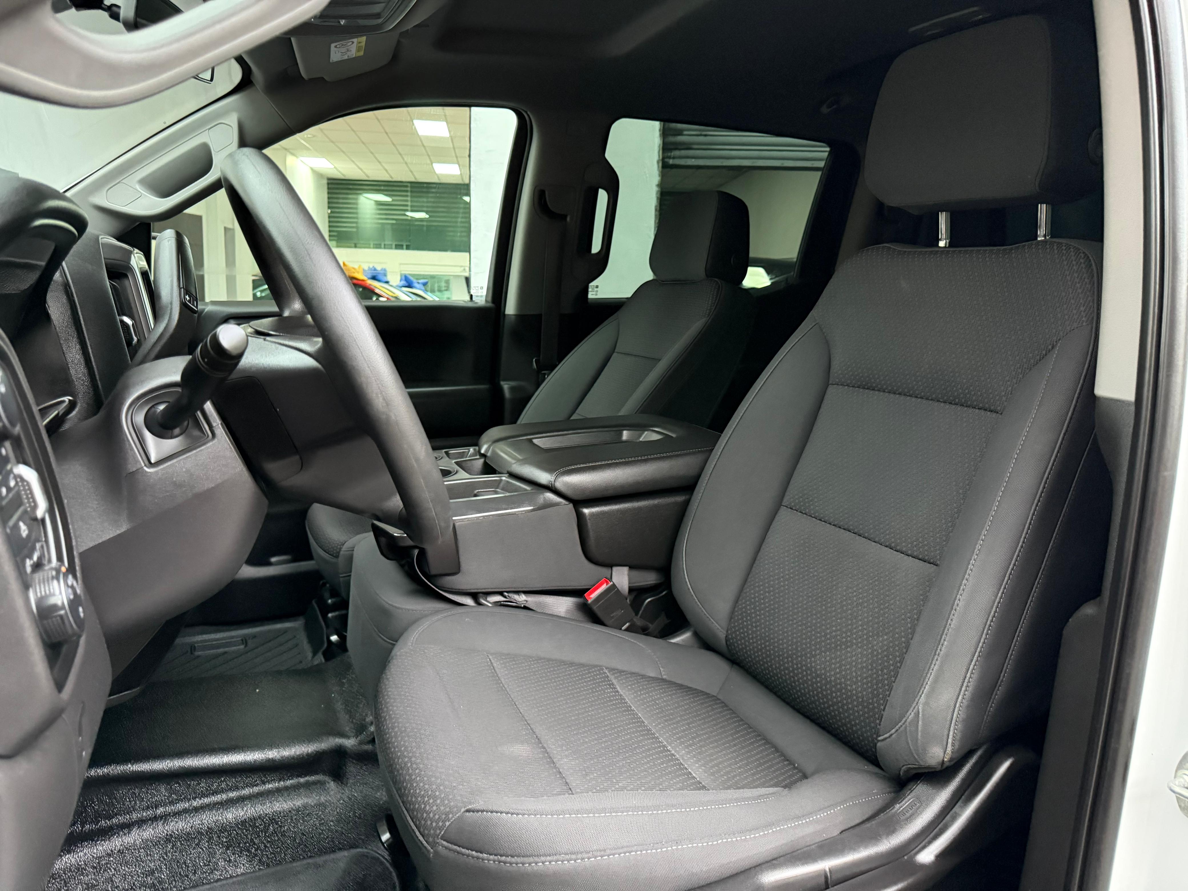Chevrolet Silverado 2500 4 puertas 2021