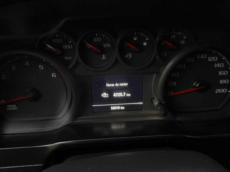 Chevrolet Silverado 2500 4 puertas 2021