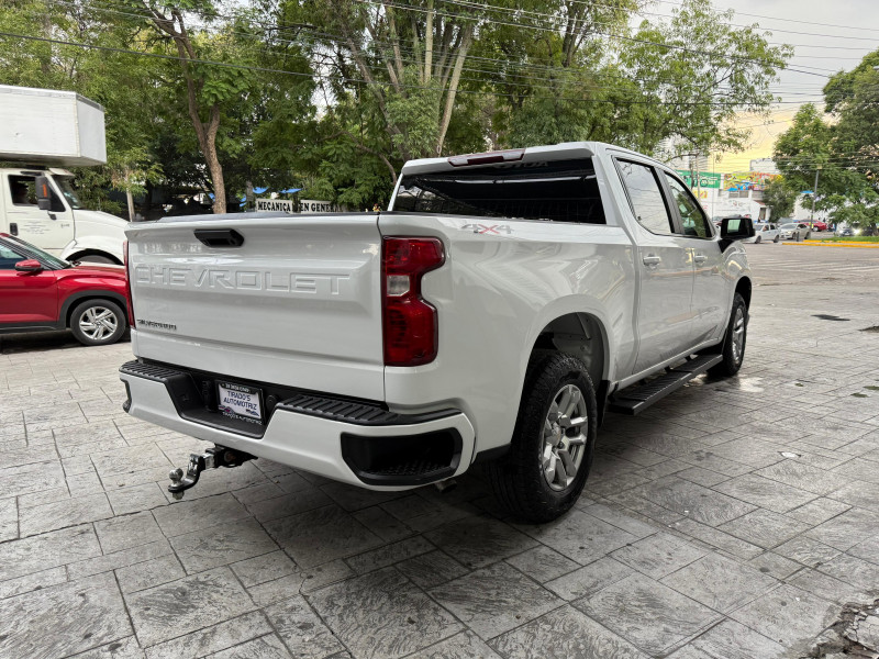 Chevrolet Silverado 2500 4 puertas 2021