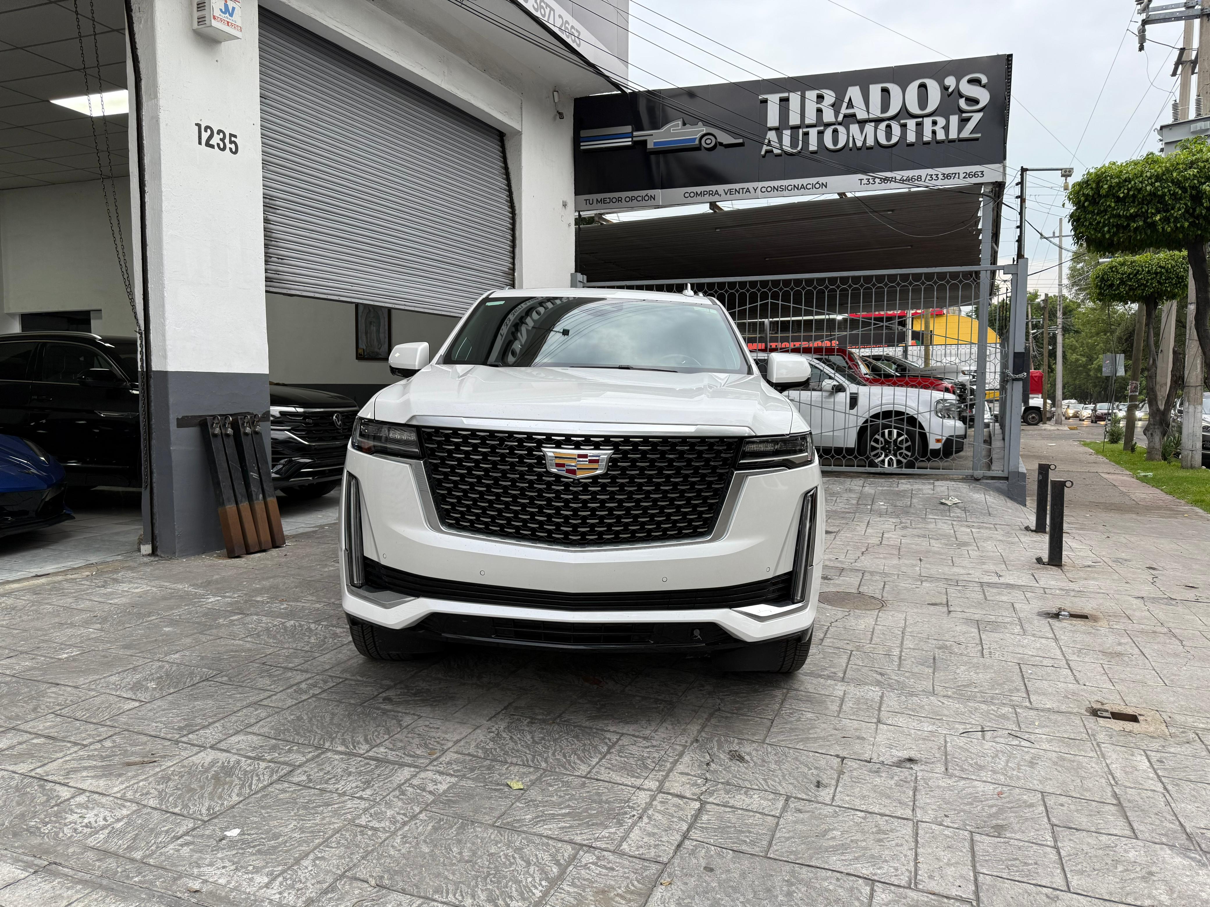 Cadillac Escalade corta 2023