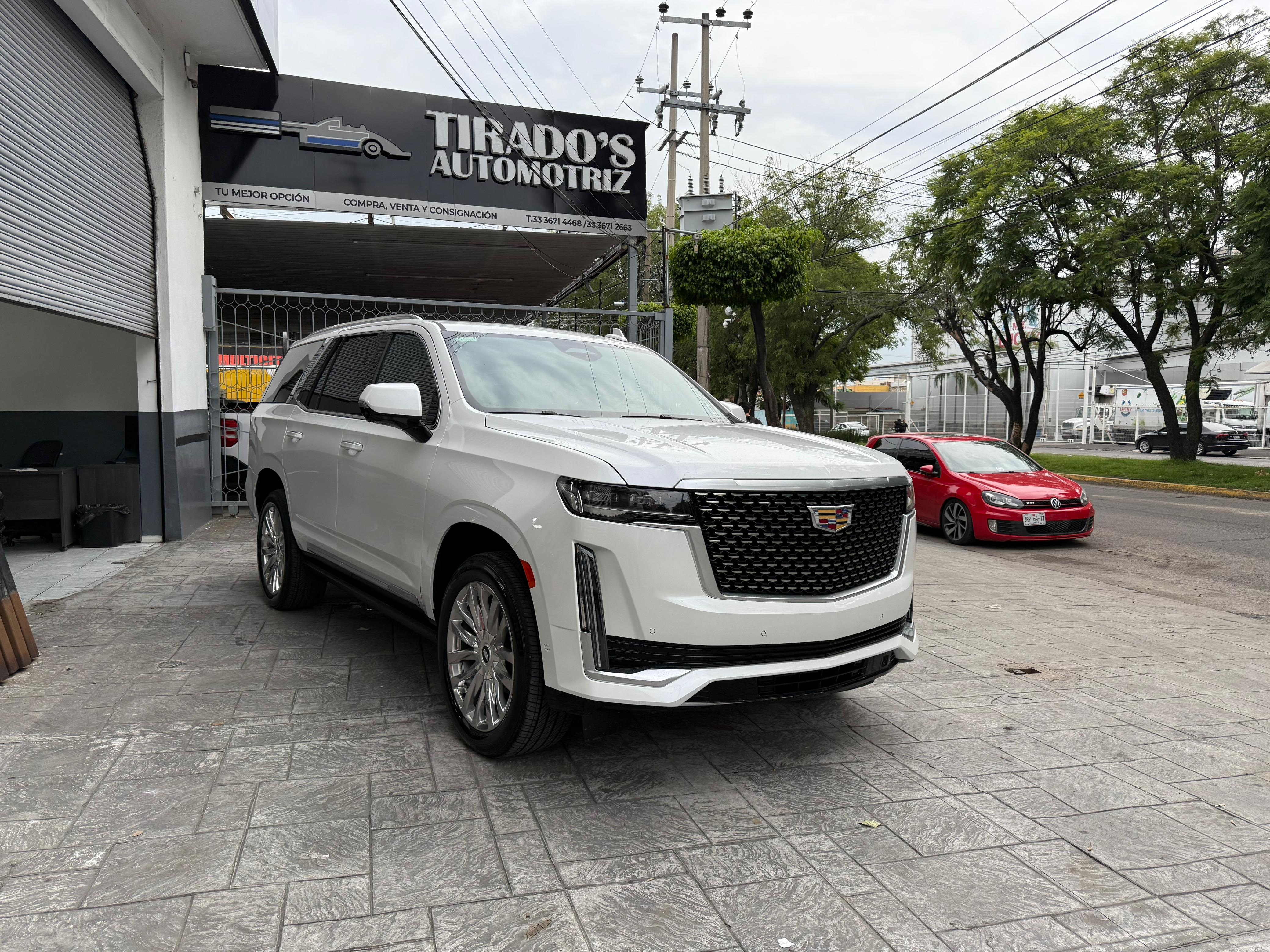 Cadillac Escalade corta 2023