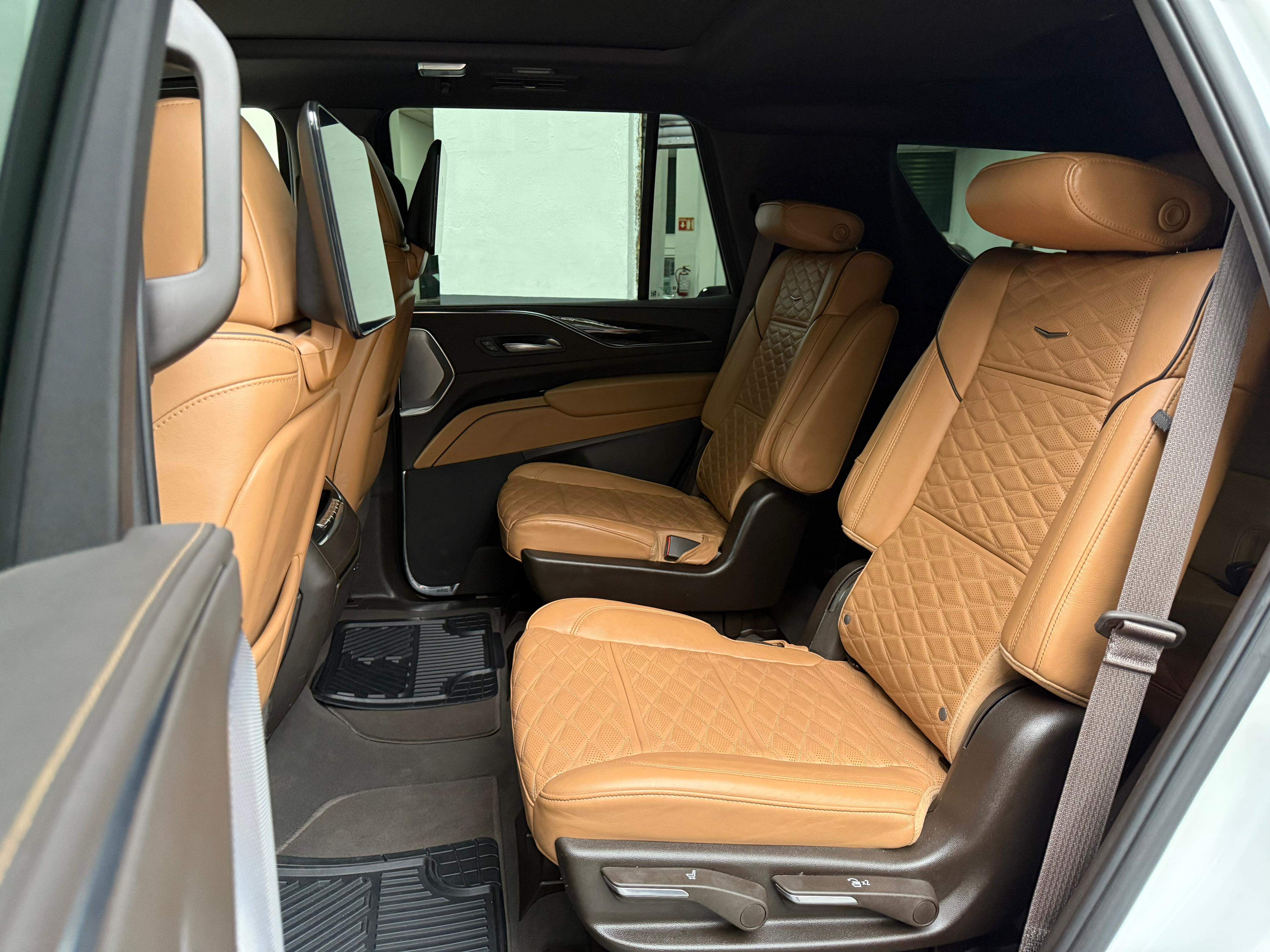 Cadillac Escalade corta 2023