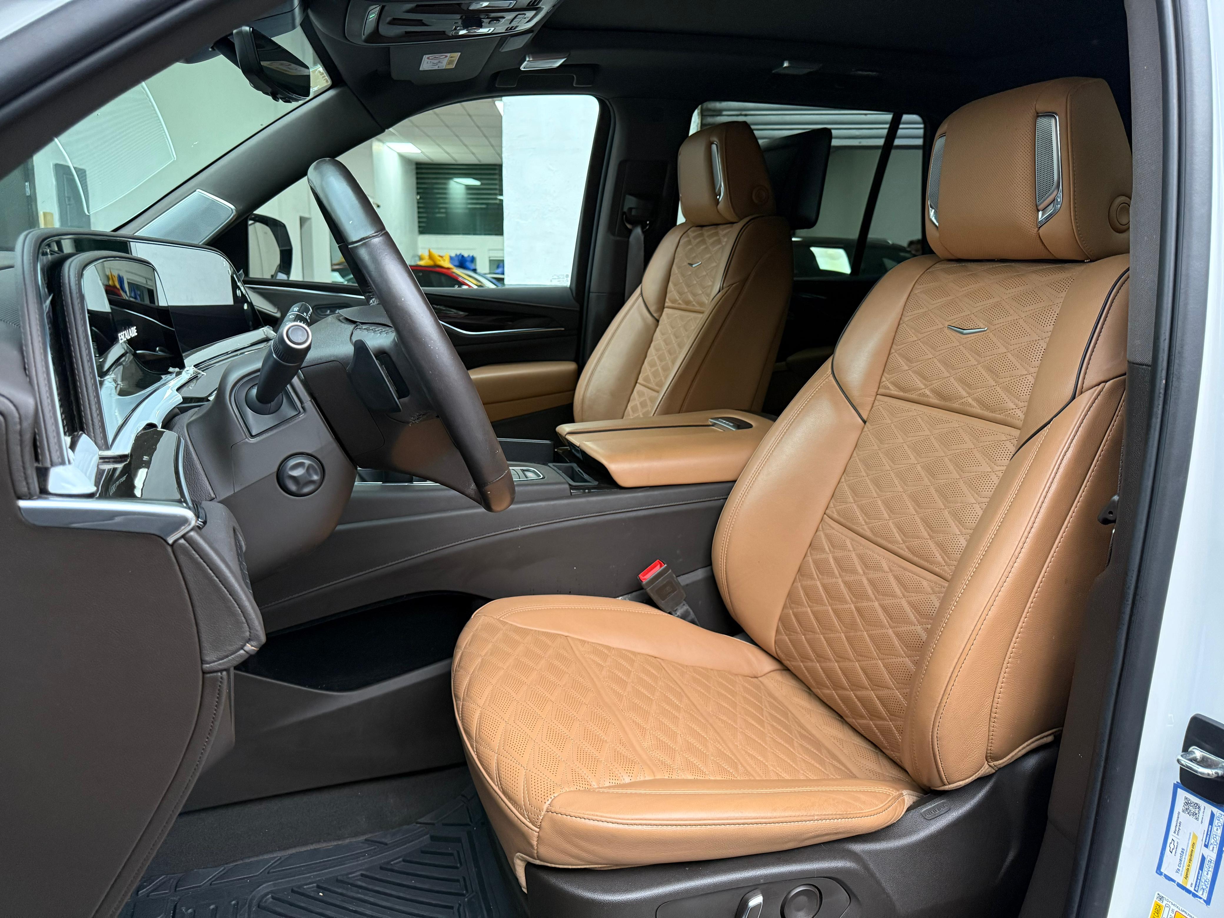 Cadillac Escalade corta 2023