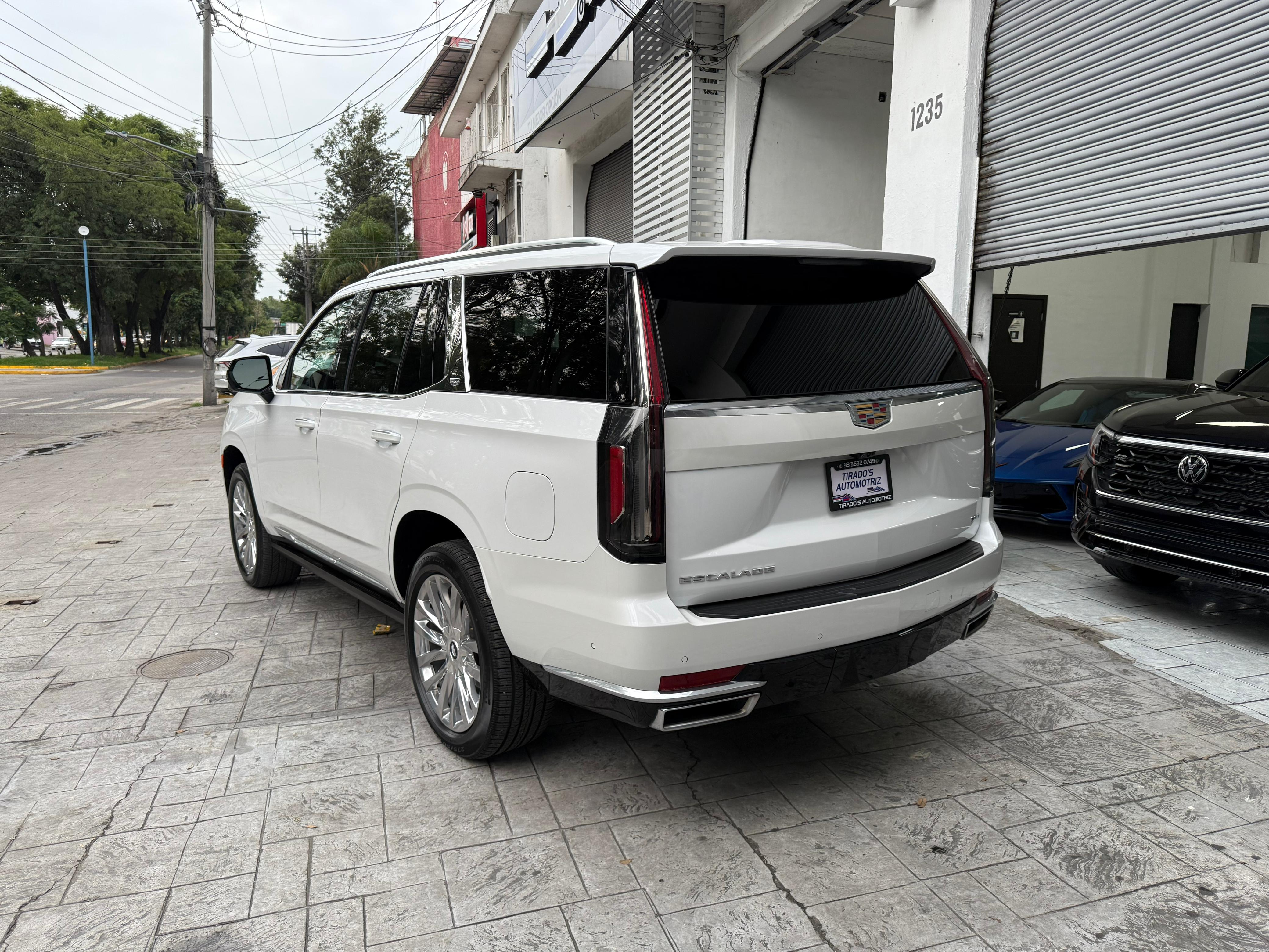 Cadillac Escalade corta 2023