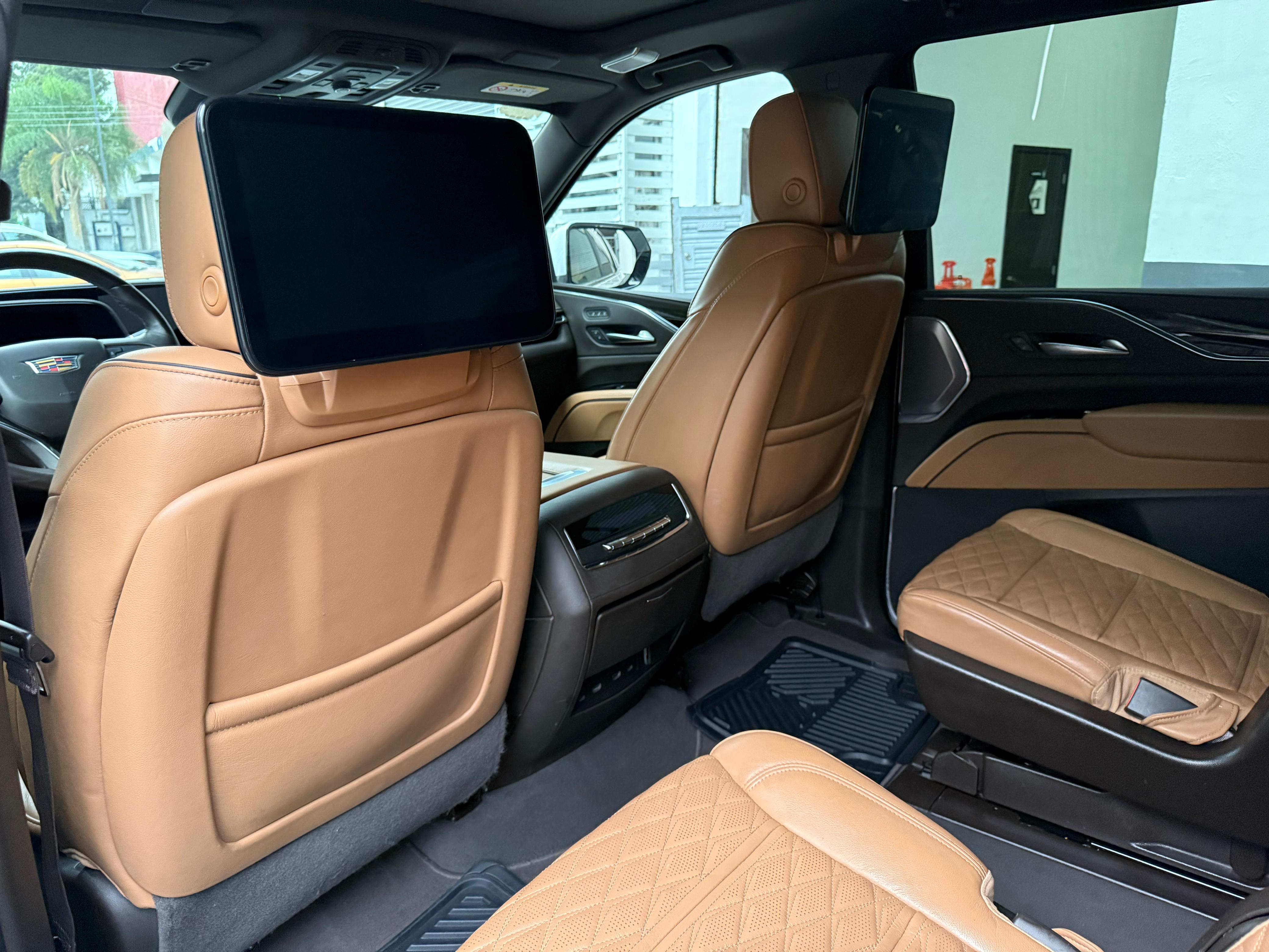 Cadillac Escalade corta 2023