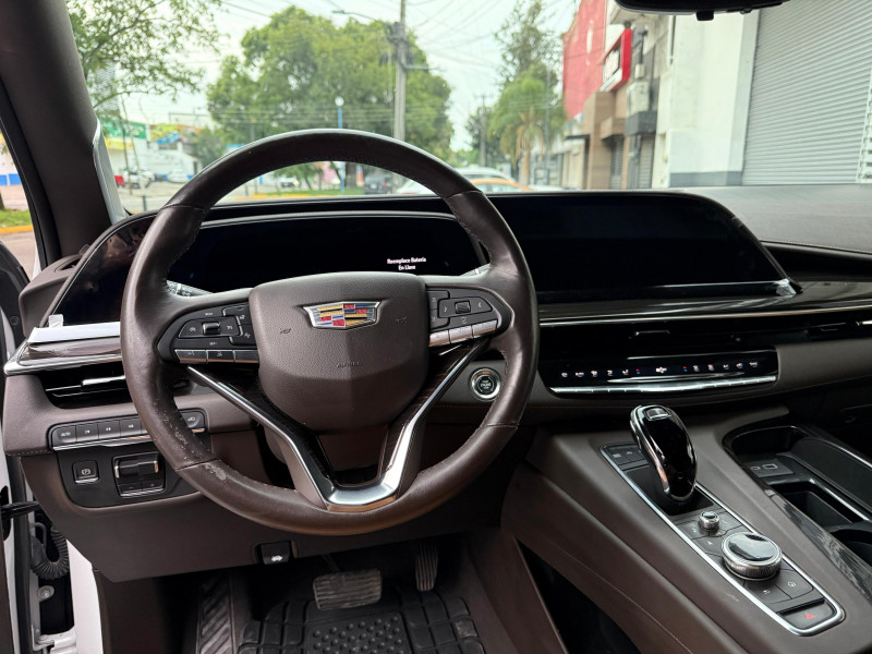 Cadillac Escalade corta 2023