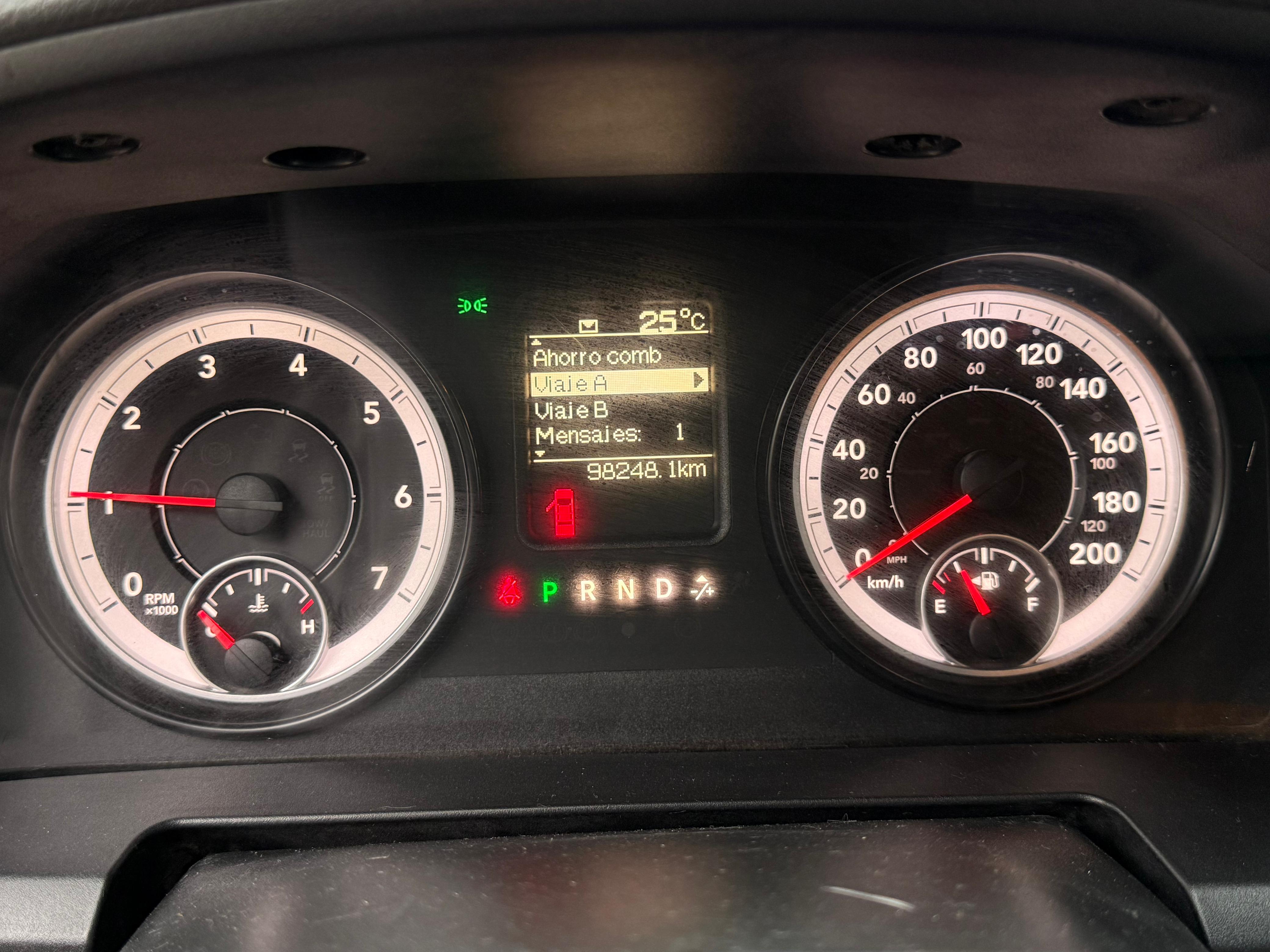 Dodge Ram 2500 L6 slt 2015
