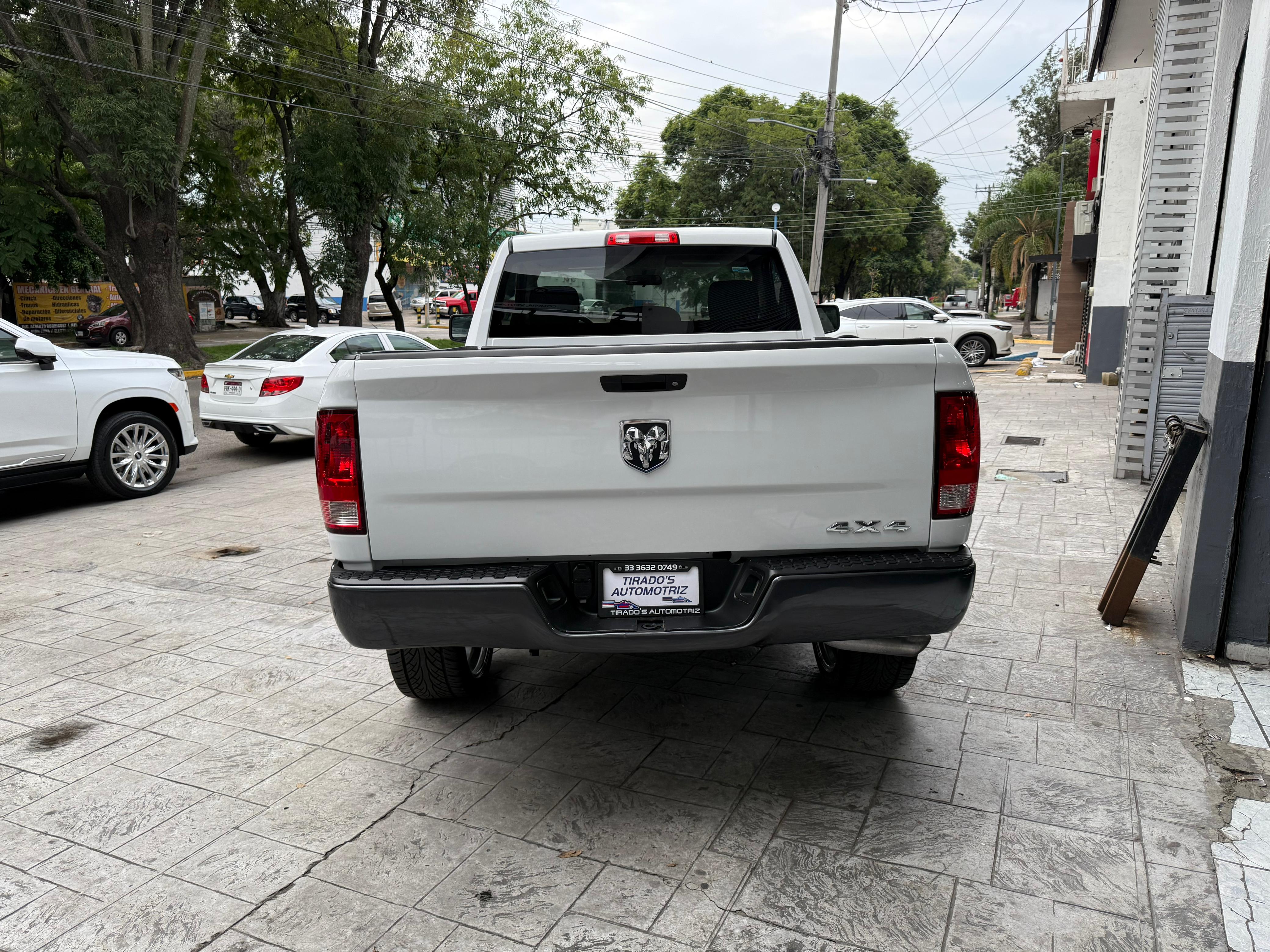 Dodge Ram 2500 L6 slt 2015