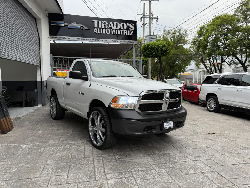 Dodge Ram 2500 L6 slt 2015