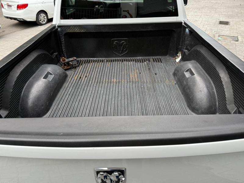 Dodge Ram 2500 L6 slt 2015