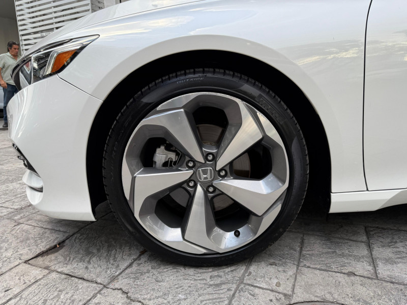 Honda Accord Touring 2019