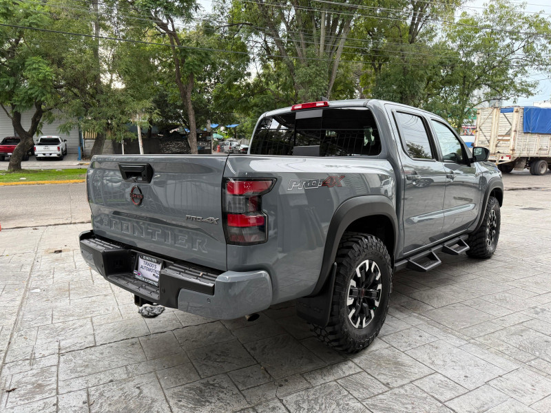 Nissan Frontier PRO 4X4 V6 2023