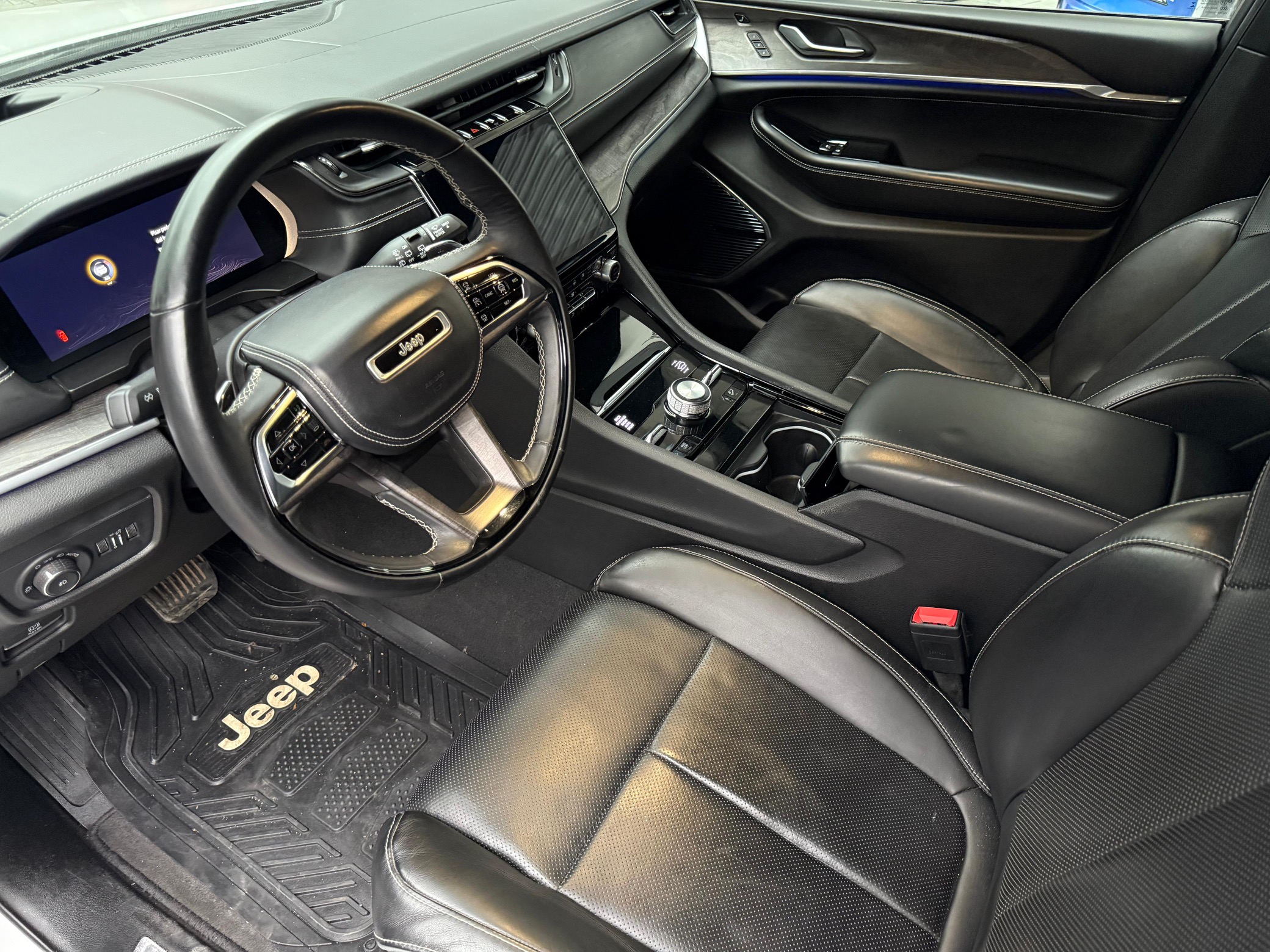 Jeep Grand Cherokee OVERLAND 2022
