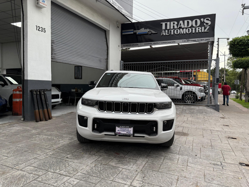 Jeep Grand Cherokee OVERLAND 2022