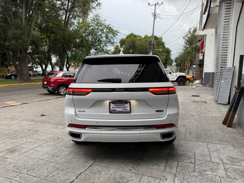 Jeep Grand Cherokee OVERLAND 2022