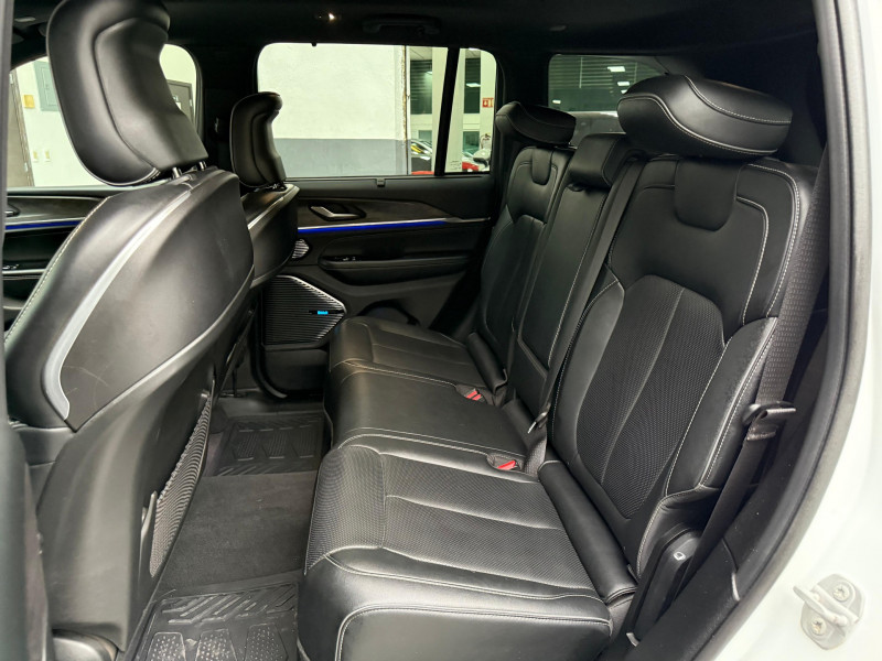 Jeep Grand Cherokee OVERLAND 2022