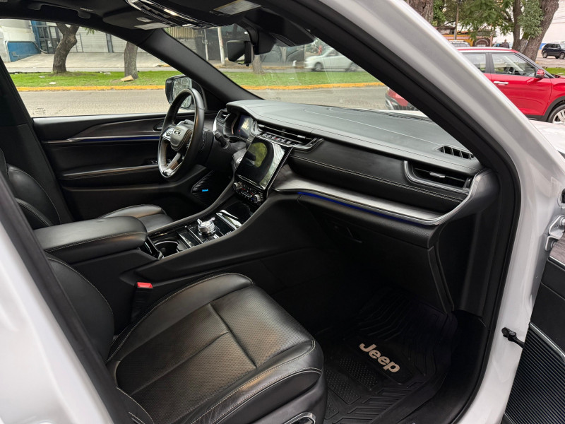 Jeep Grand Cherokee OVERLAND 2022