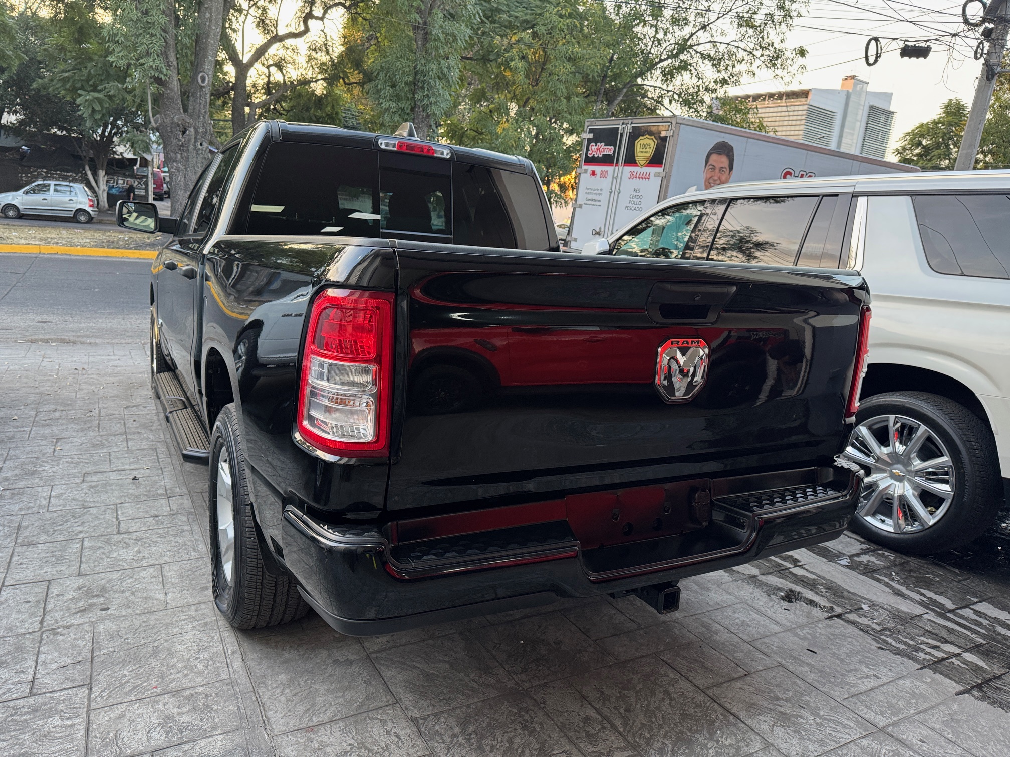 Dodge Ram 1500 Crew Cab Tradesman 2022