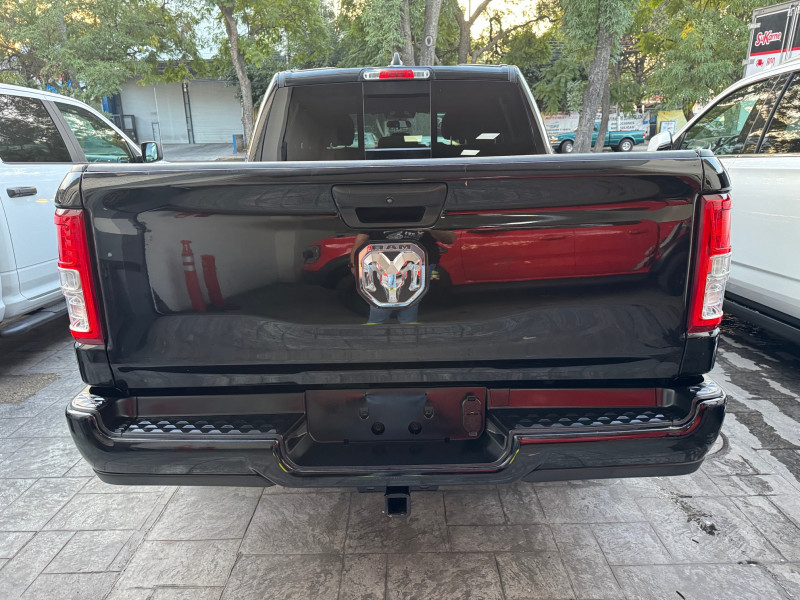 Dodge Ram 1500 Crew Cab Tradesman 2022