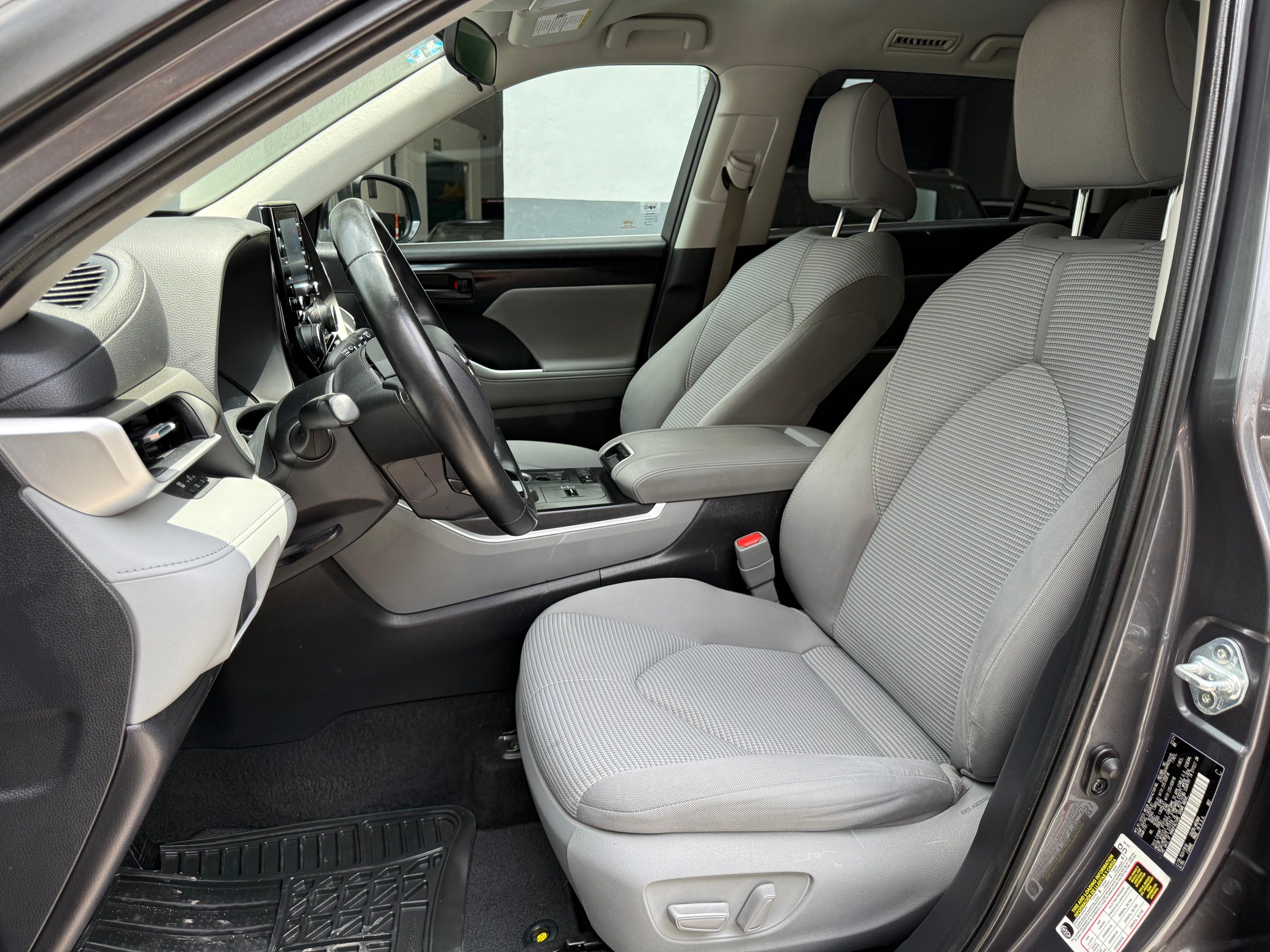 Toyota Highlander LE 2021