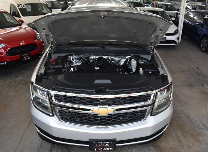 Chevrolet Suburban LS 2015