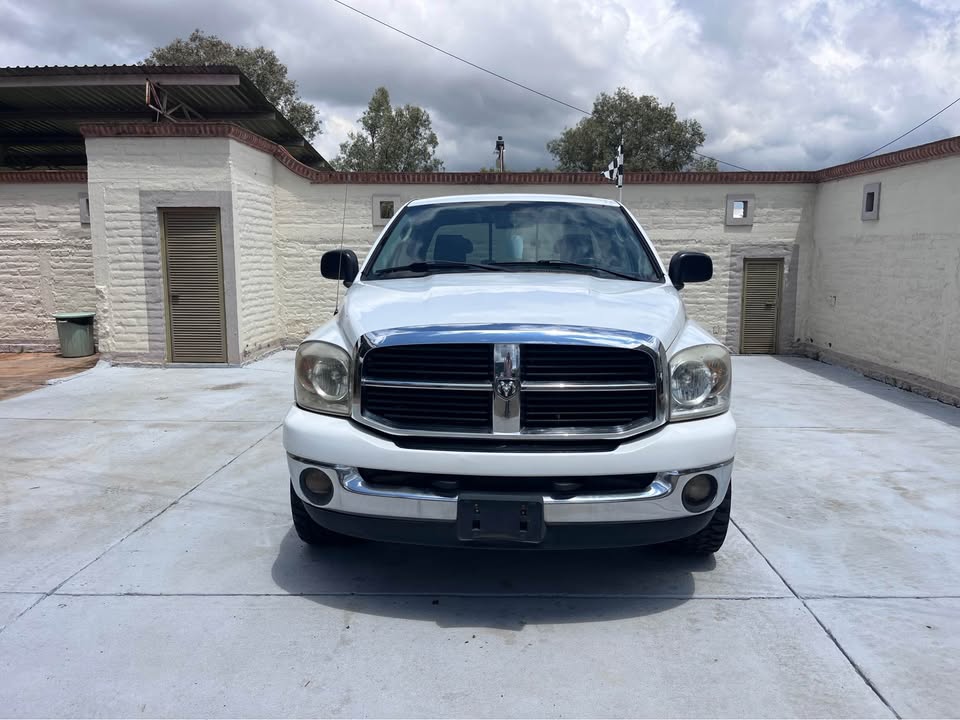 Dodge Ram 2500 V8 SLT CREW CAB 4X4 2007