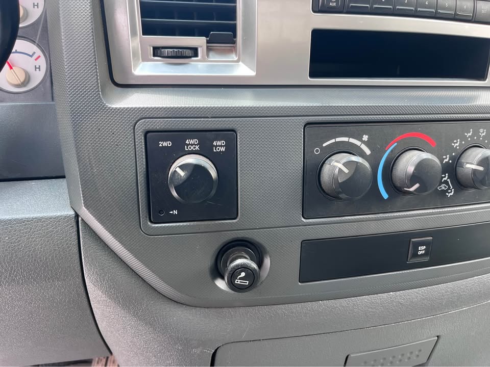 Dodge Ram 2500 V8 SLT CREW CAB 4X4 2007