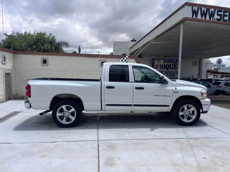 Dodge Ram 2500 V8 SLT CREW CAB 4X4 2007