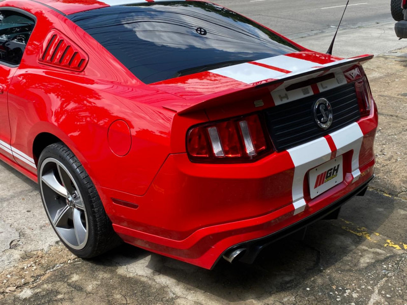 Ford Mustang V6 2012