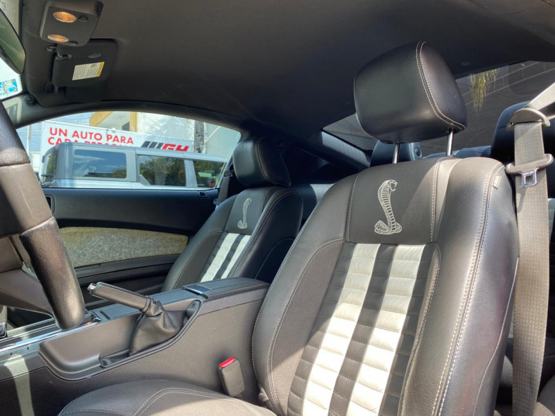 Ford Mustang V6 2012