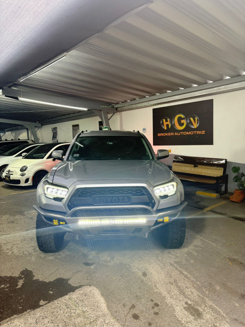 Toyota Tacoma super cab 2017