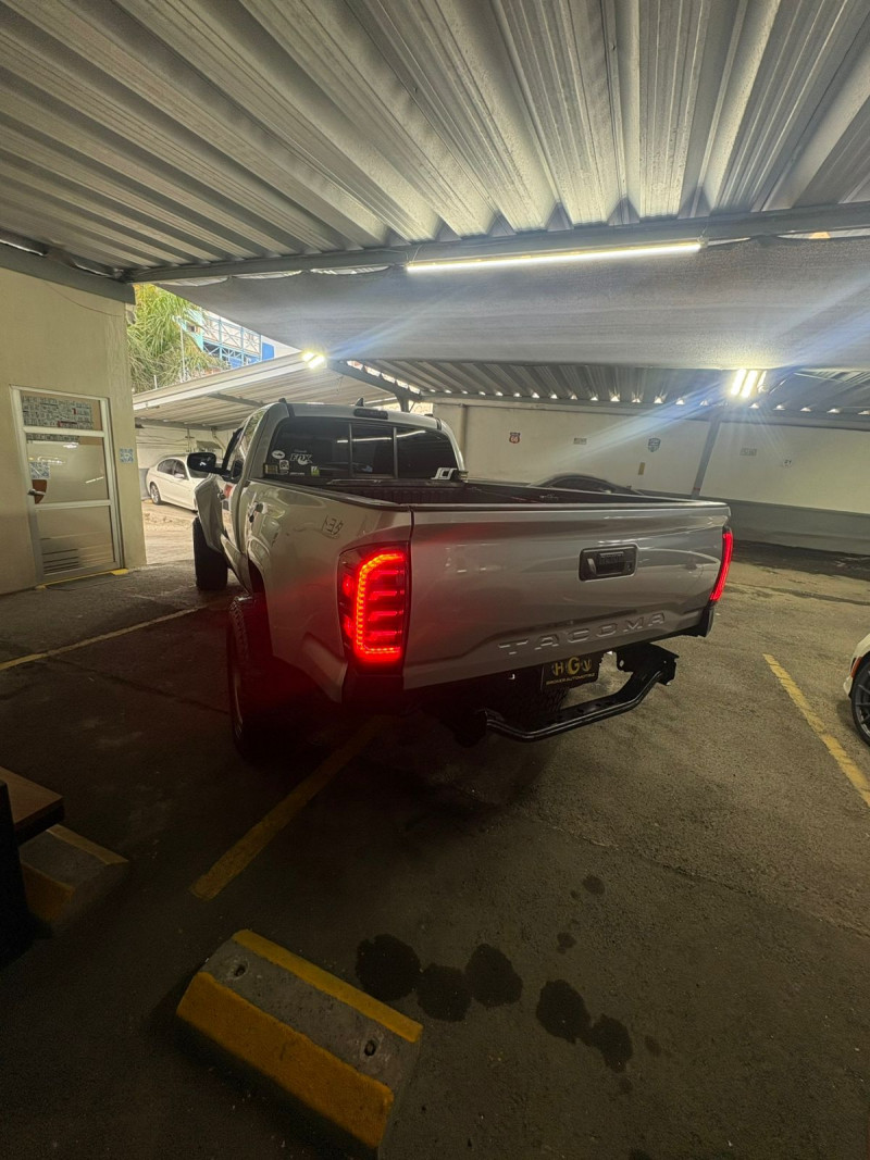 Toyota Tacoma super cab 2017