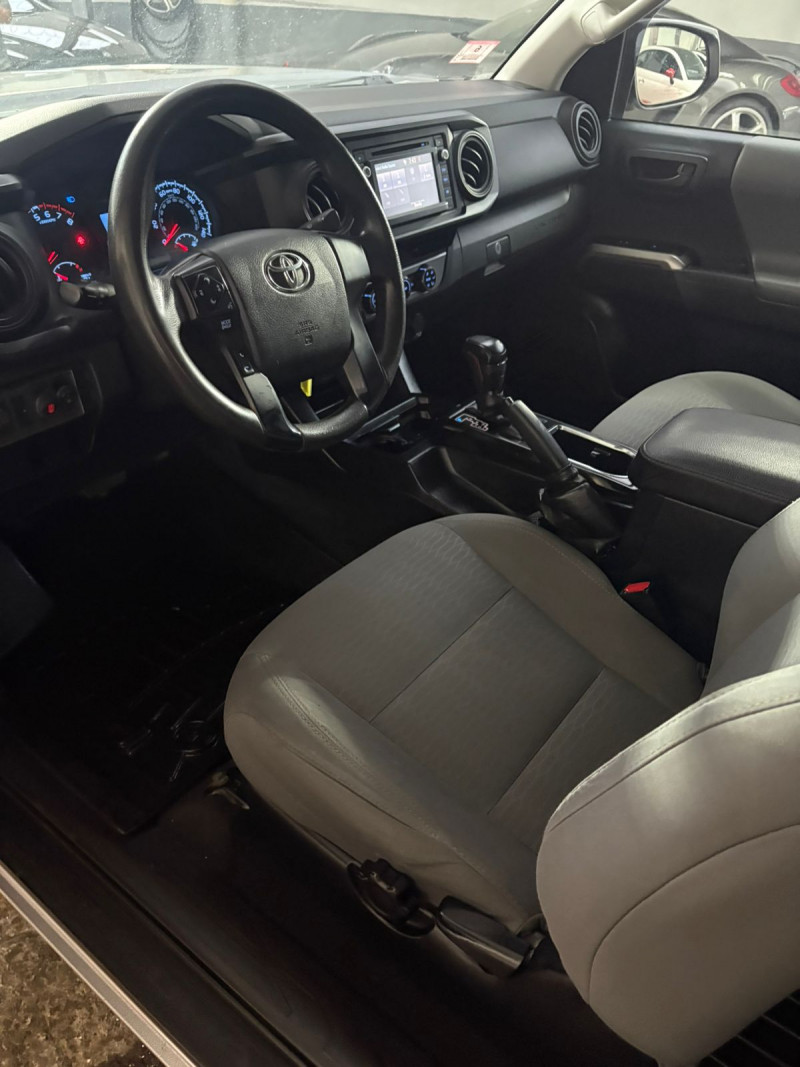 Toyota Tacoma super cab 2017