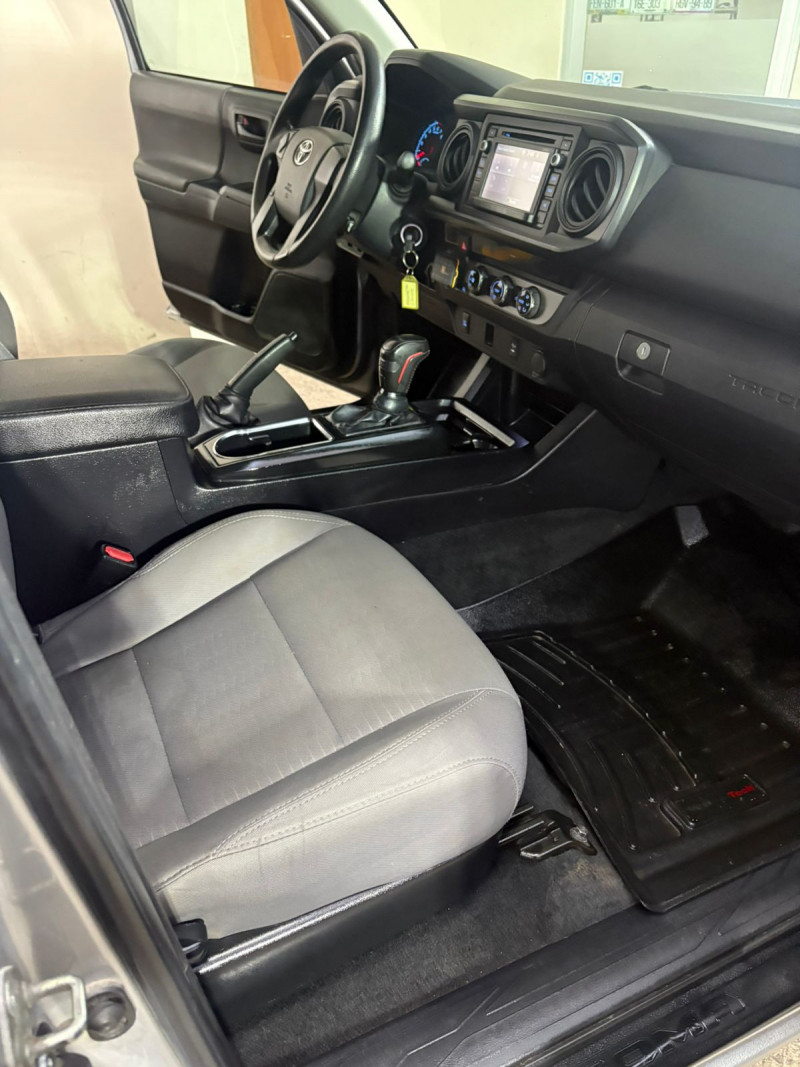 Toyota Tacoma super cab 2017