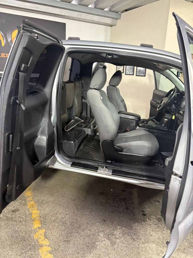Toyota Tacoma super cab 2017