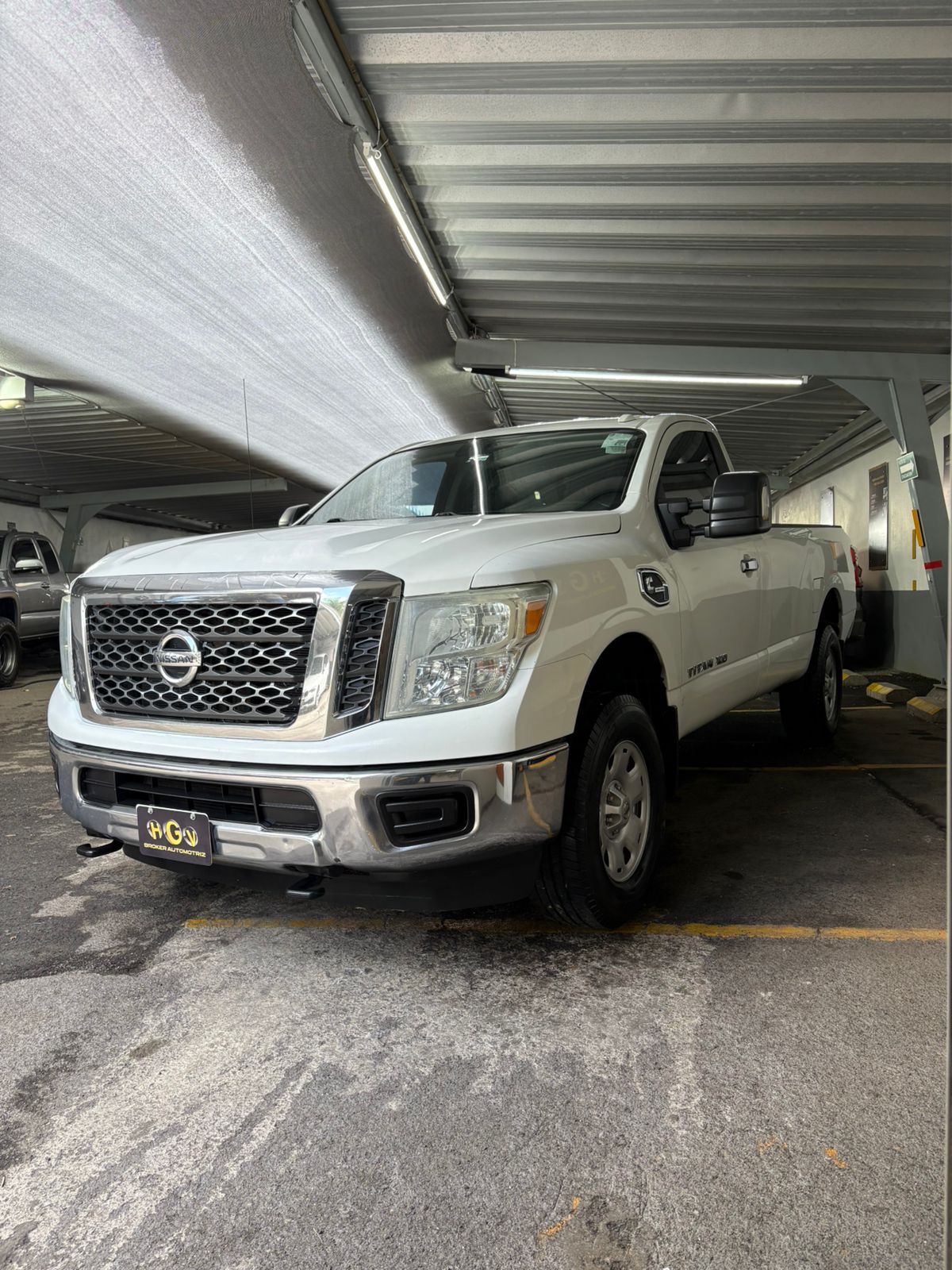 Nissan Titan crew cab 2017