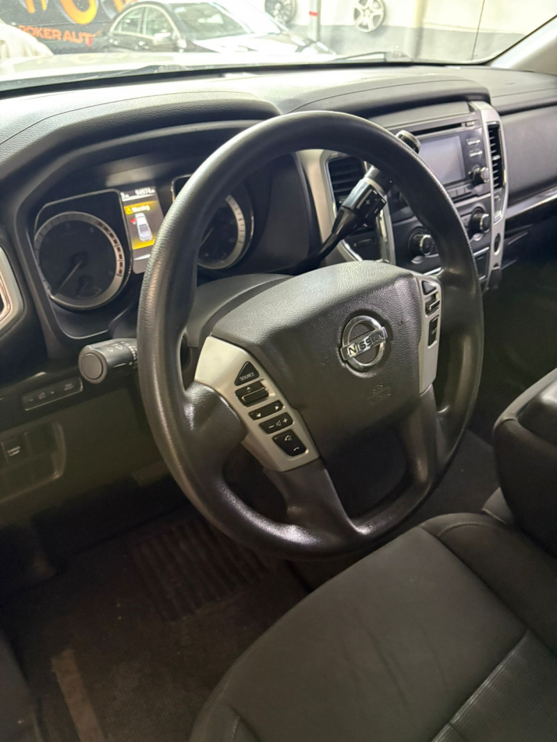 Nissan Titan crew cab 2017