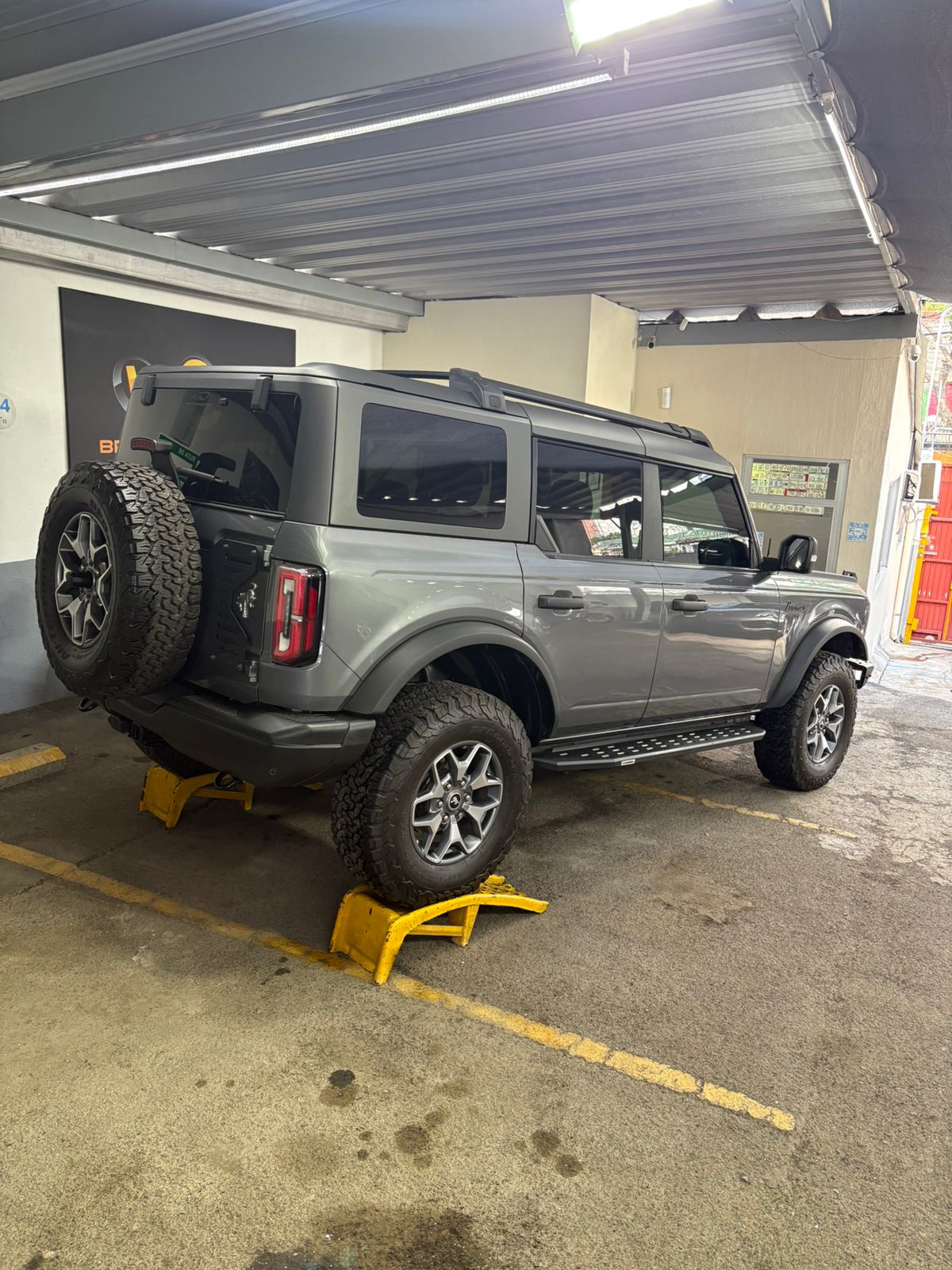 Ford Bronco badlands 2021