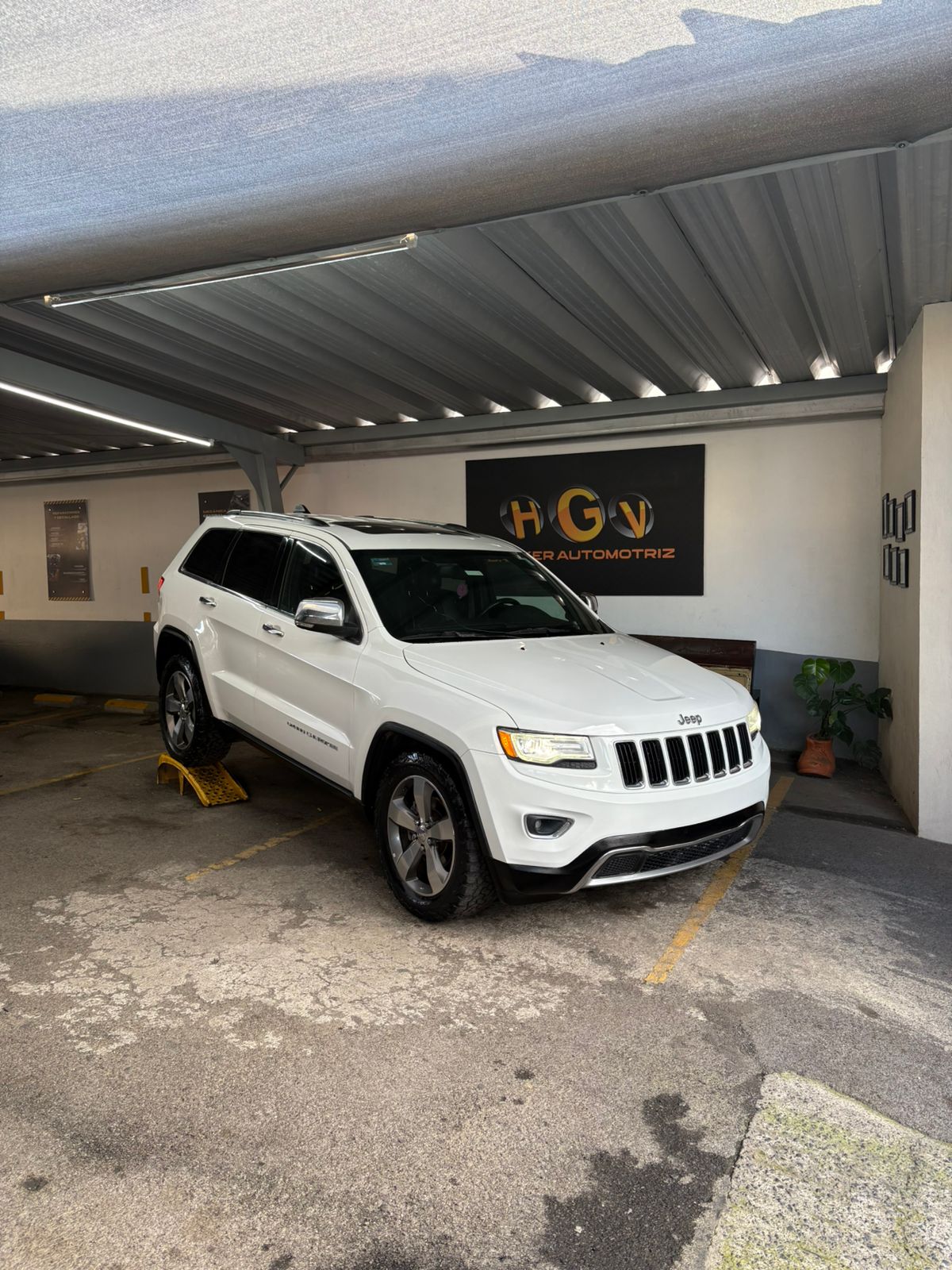 Jeep Grand Cherokee Límited Lujo 2015