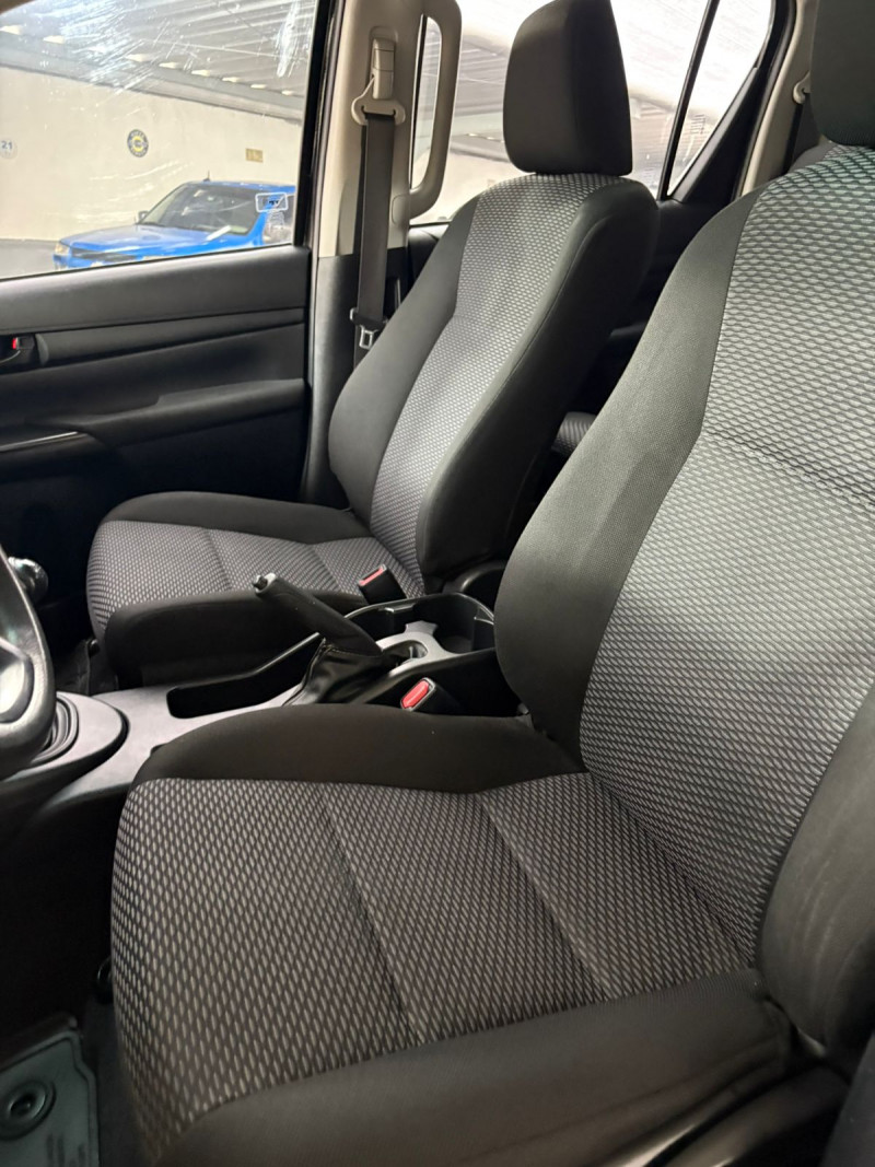 Toyota Hilux SR 2020