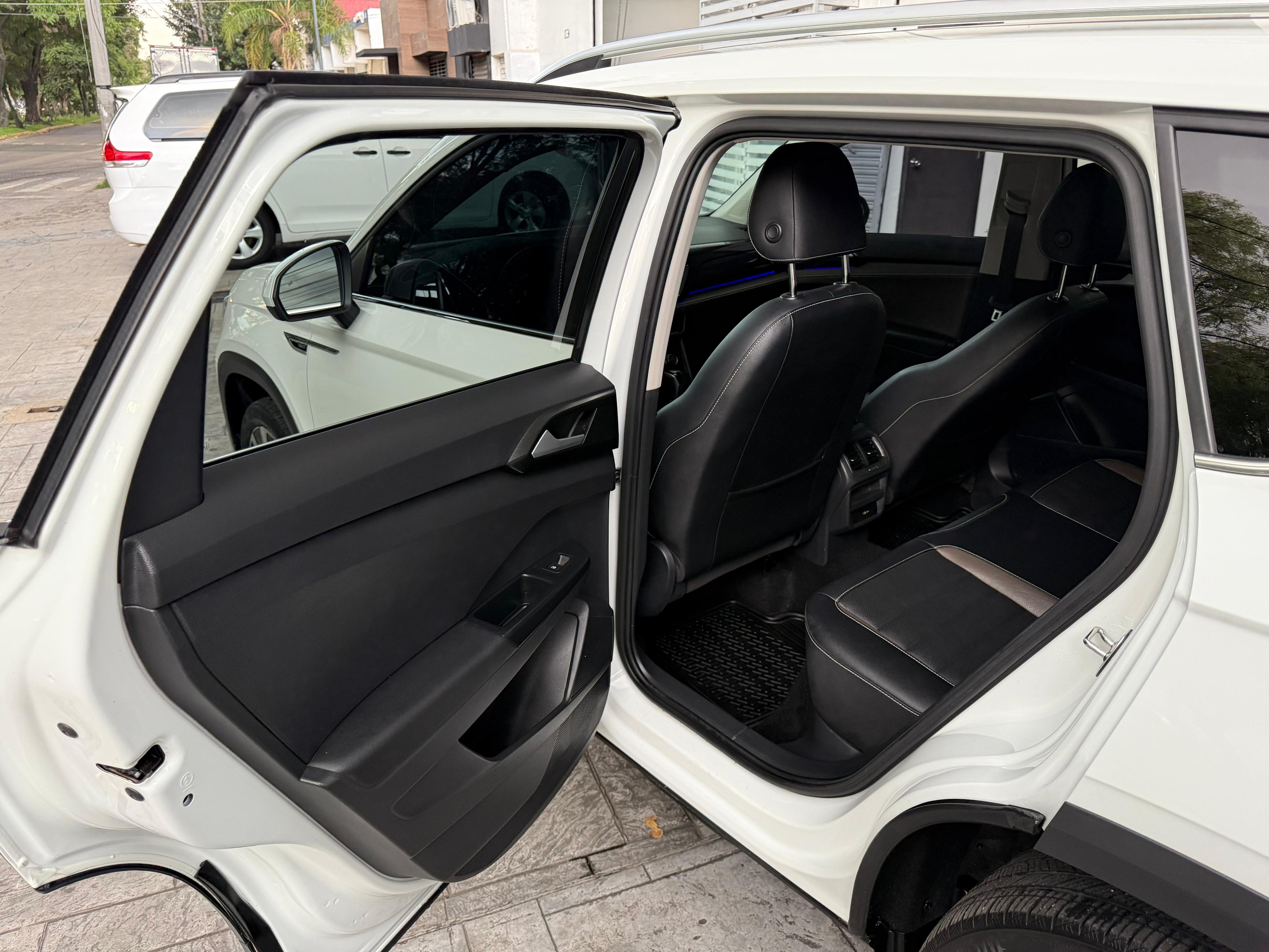 Volkswagen Taos highline 2024