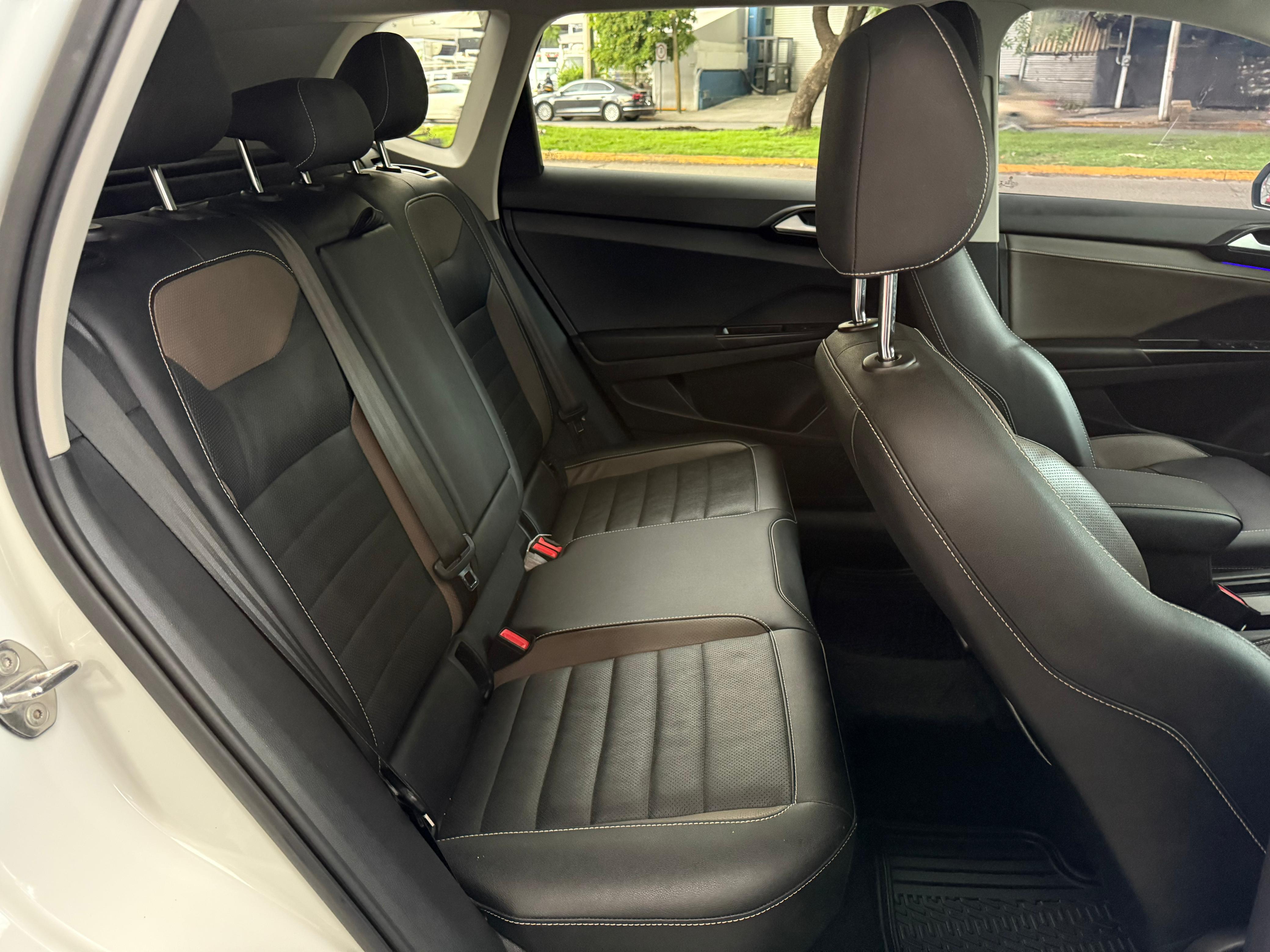 Volkswagen Taos highline 2024