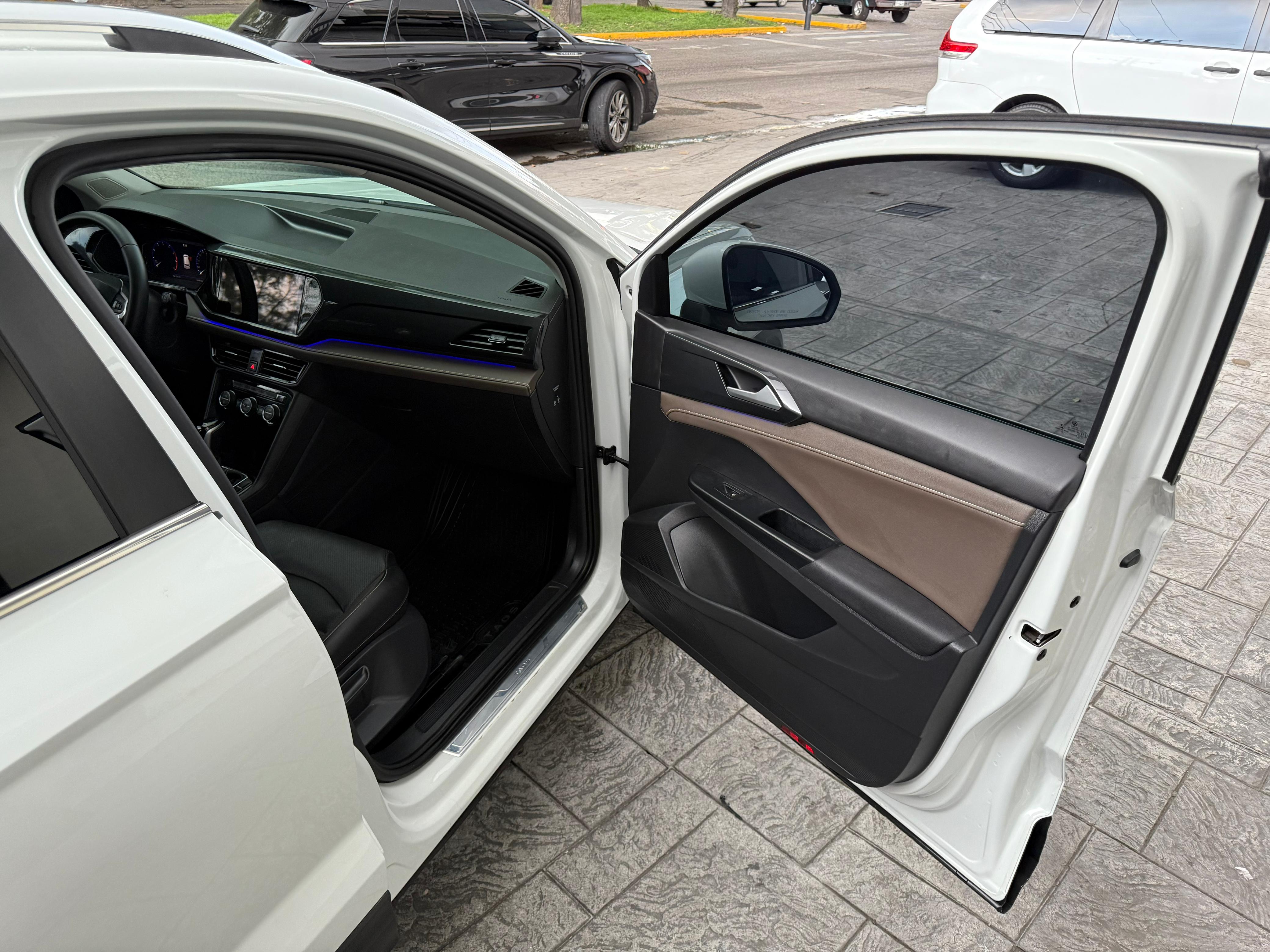 Volkswagen Taos highline 2024