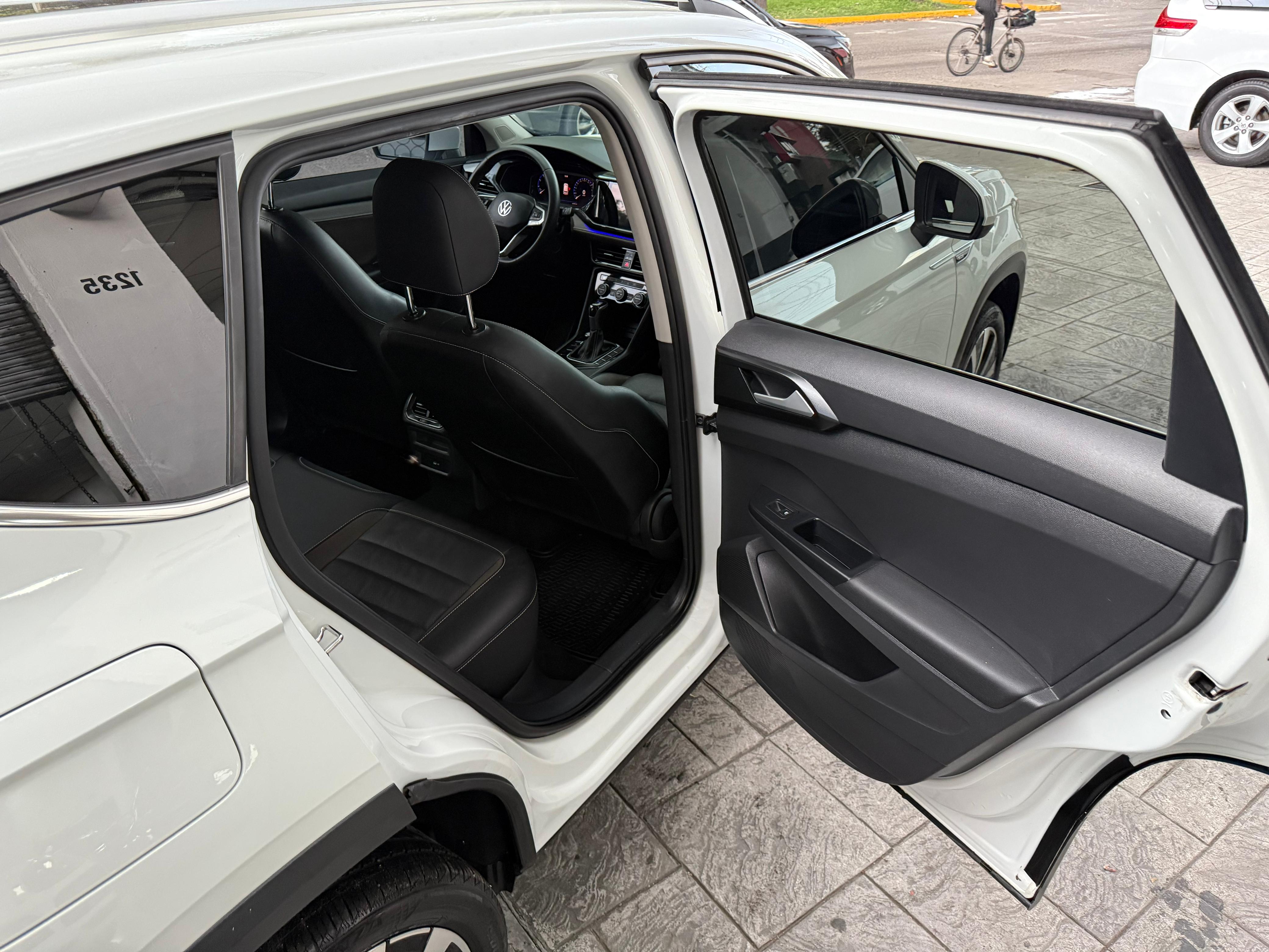 Volkswagen Taos highline 2024