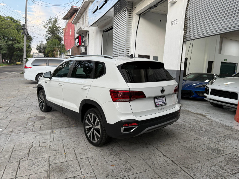 Volkswagen Taos highline 2024