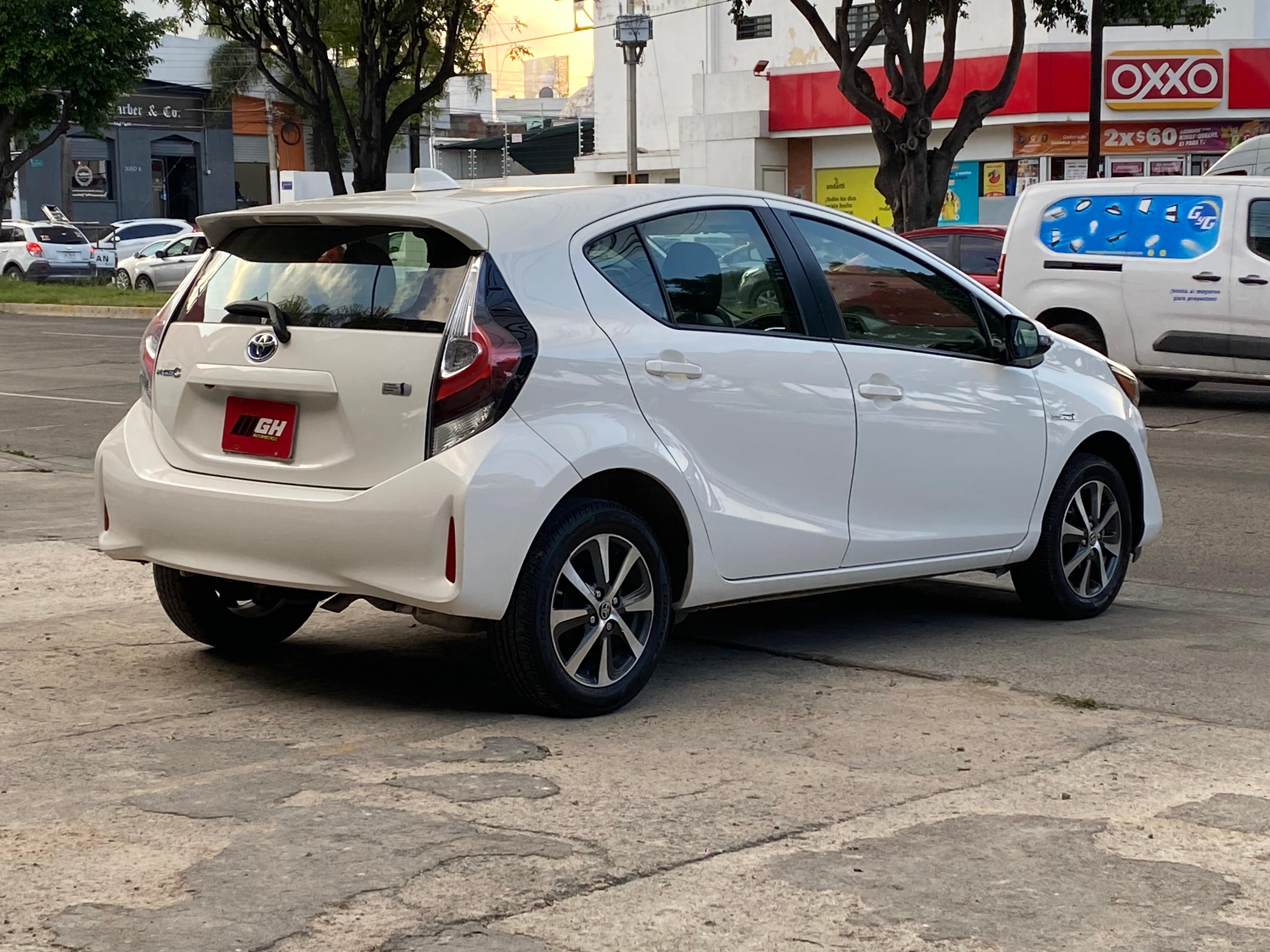 Toyota Prius HB C Híbrido 2020