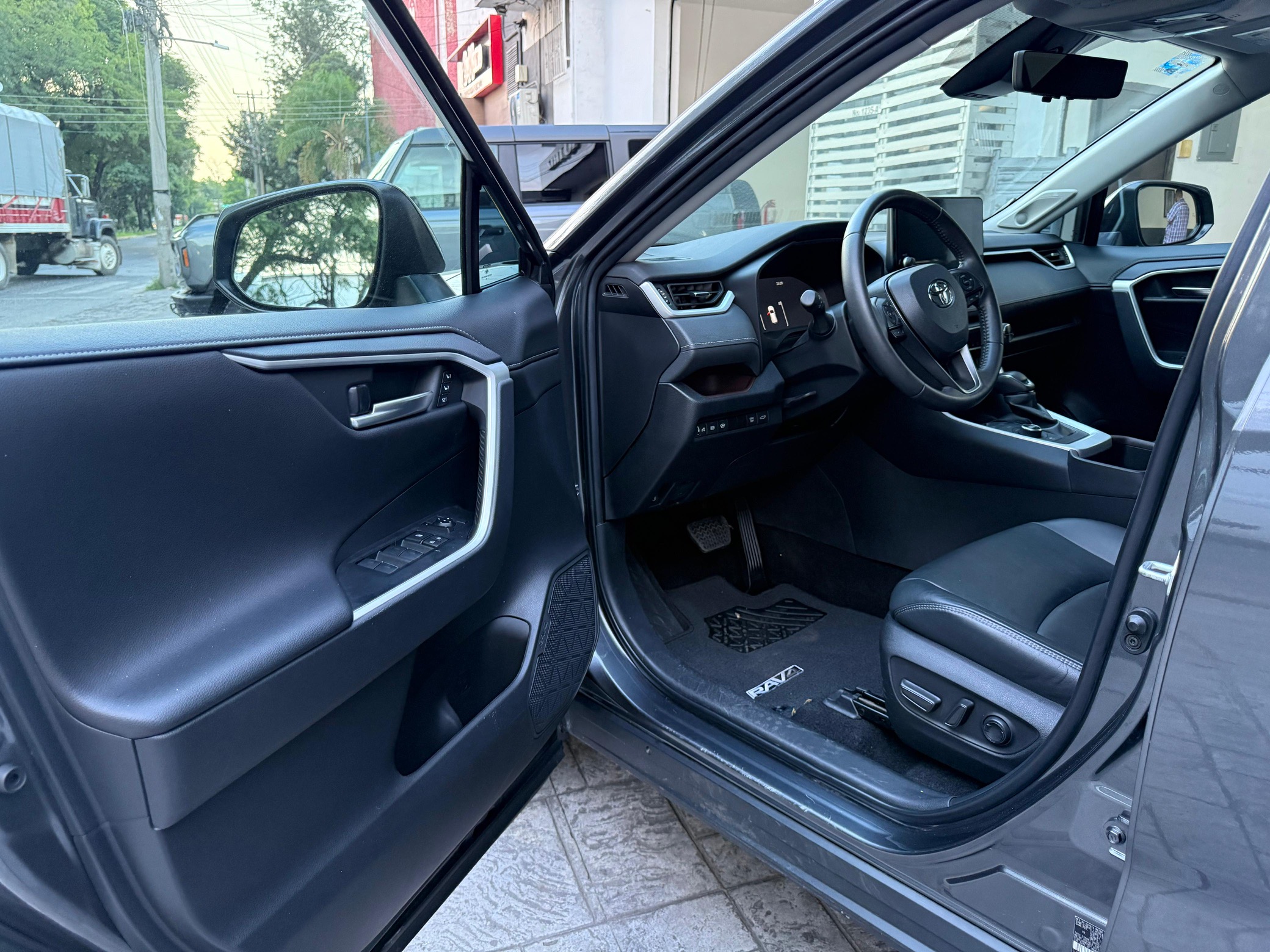 Toyota RAV4 LIMITED HYBRIDA 2024
