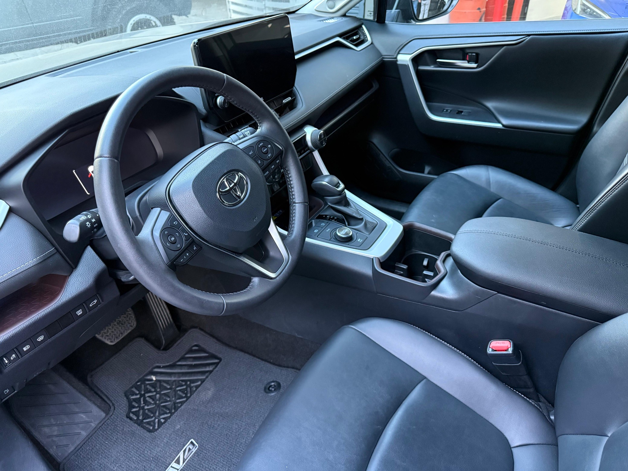 Toyota RAV4 LIMITED HYBRIDA 2024