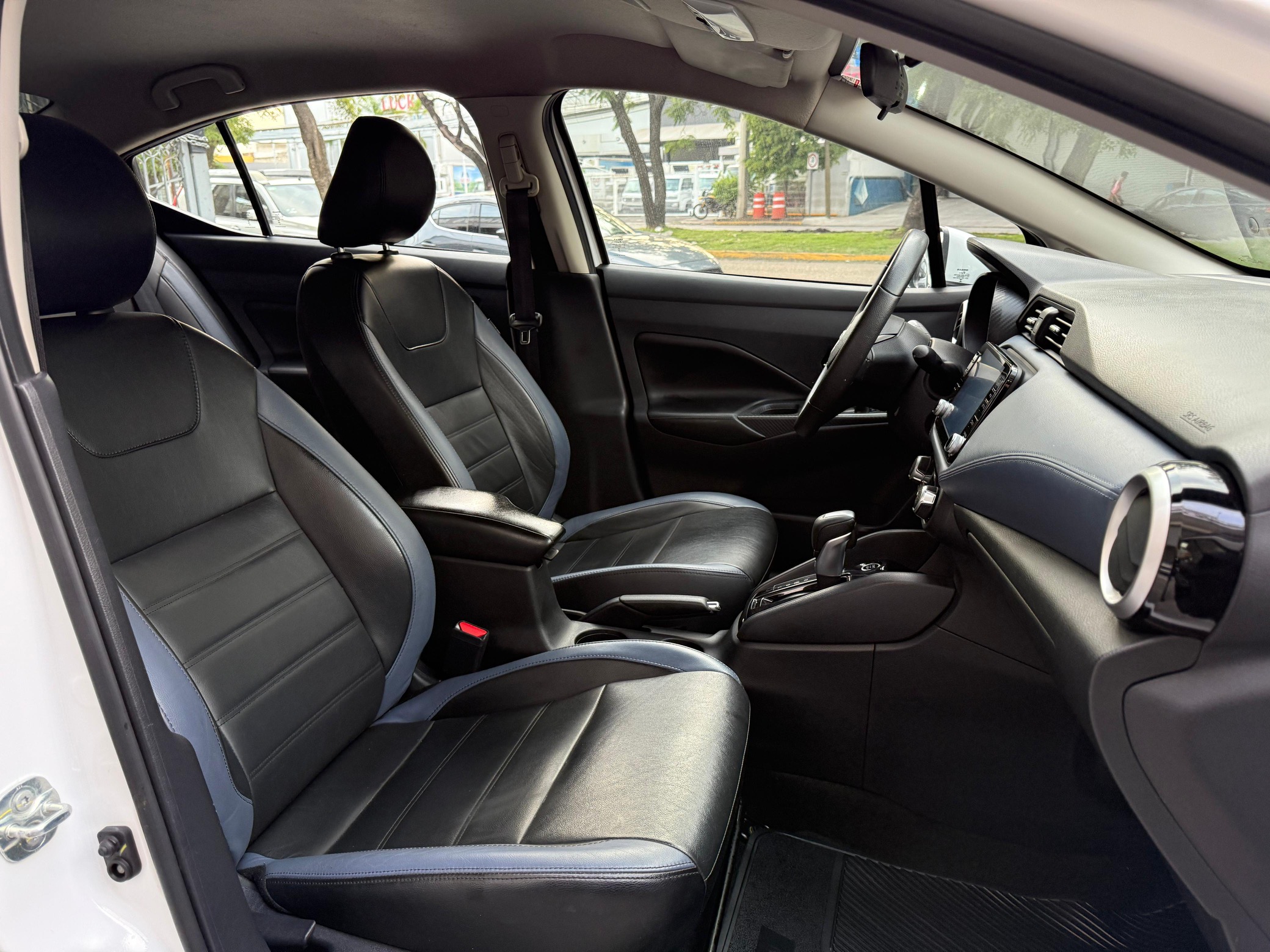 Nissan Versa EXCLUSIVE PIEL 2023